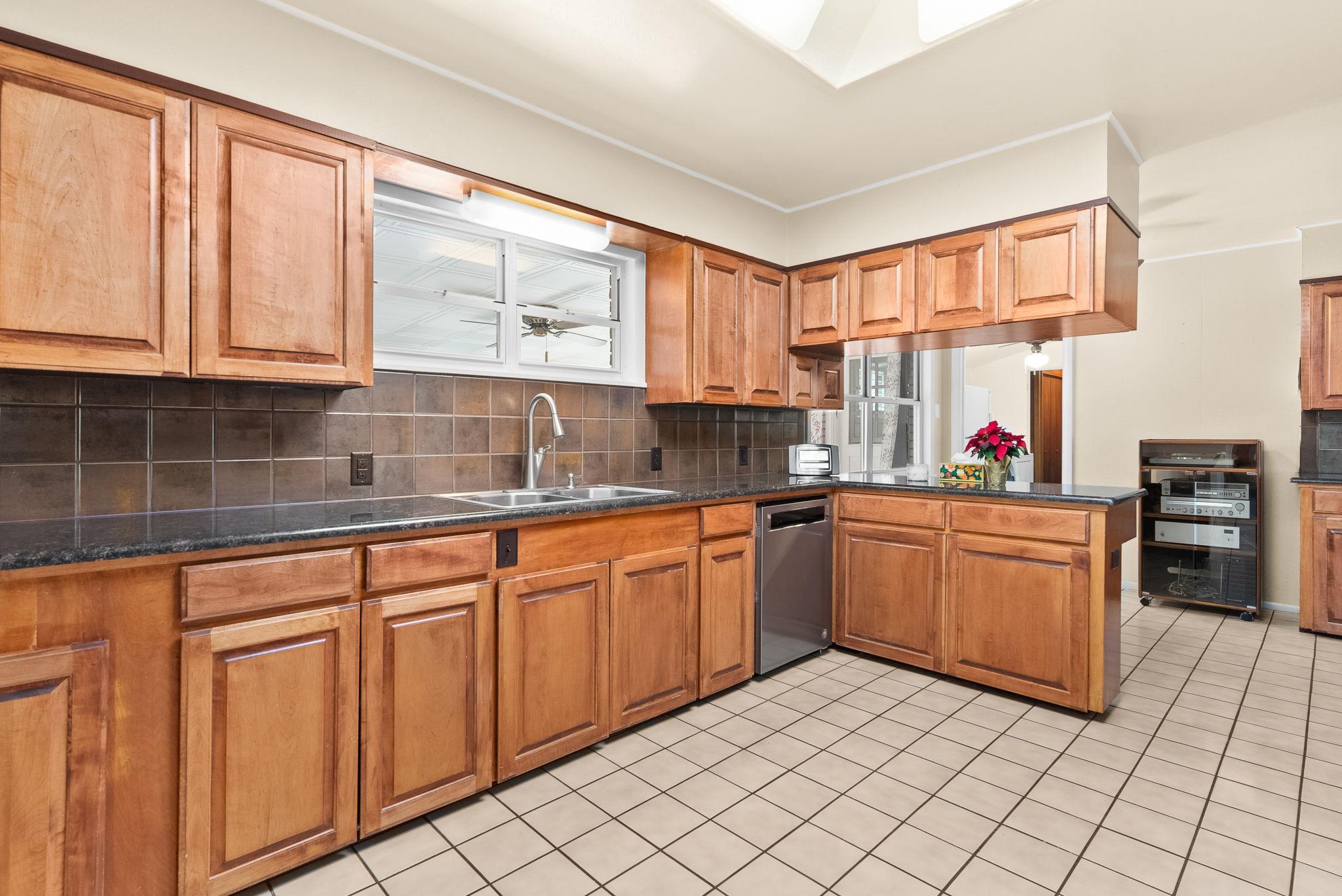 708 W North Ave, Lampasas, TX 76550