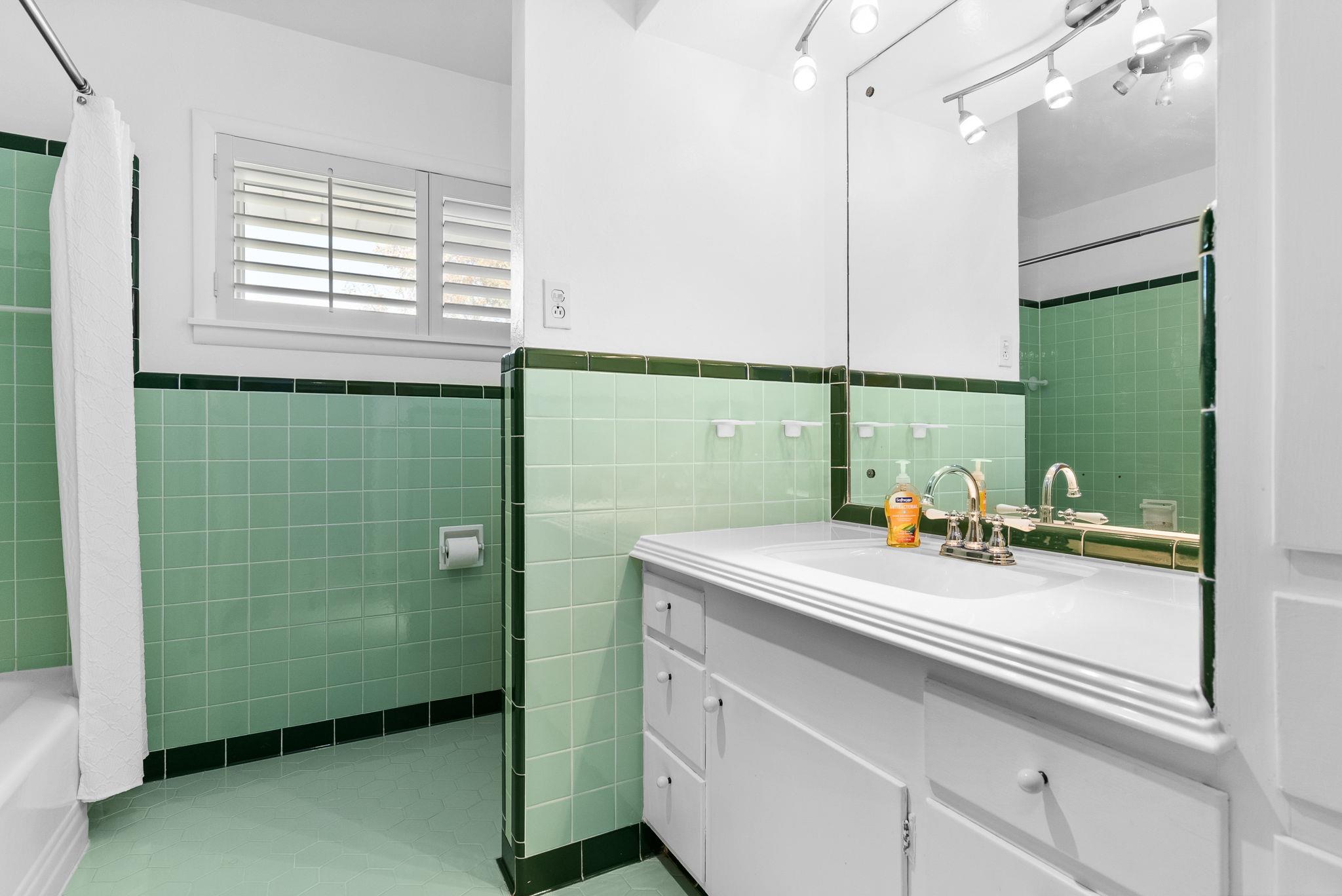 708 W North Ave, Lampasas, TX 76550