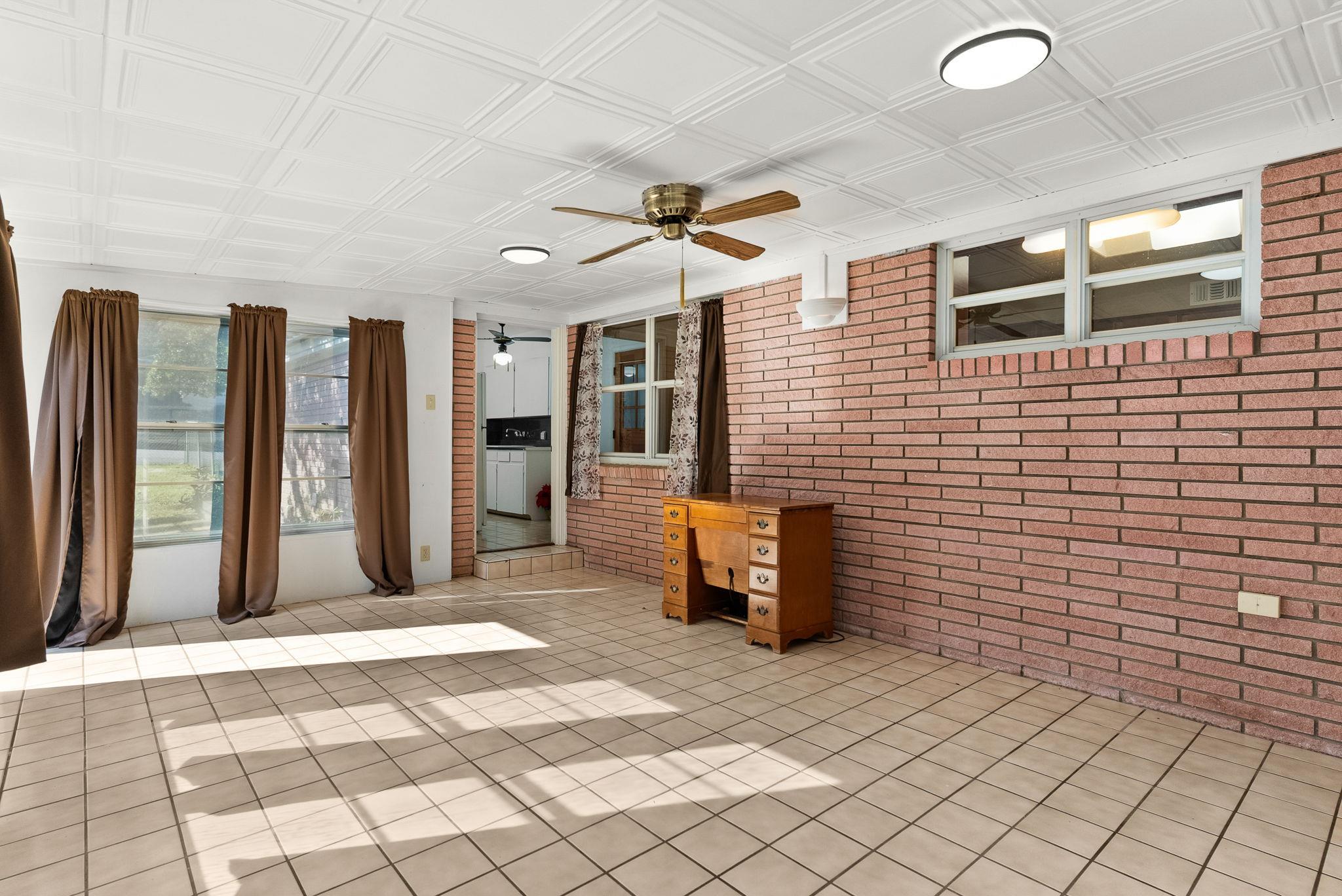 708 W North Ave, Lampasas, TX 76550