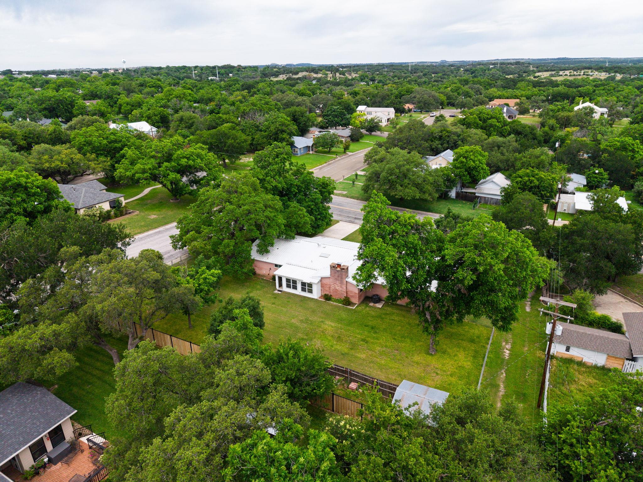 708 W North Ave, Lampasas, TX 76550