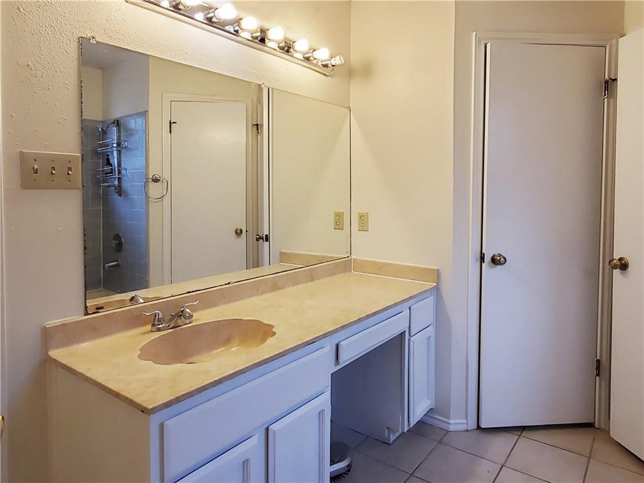 1919 Klattenhoff Dr, Austin, TX 78728