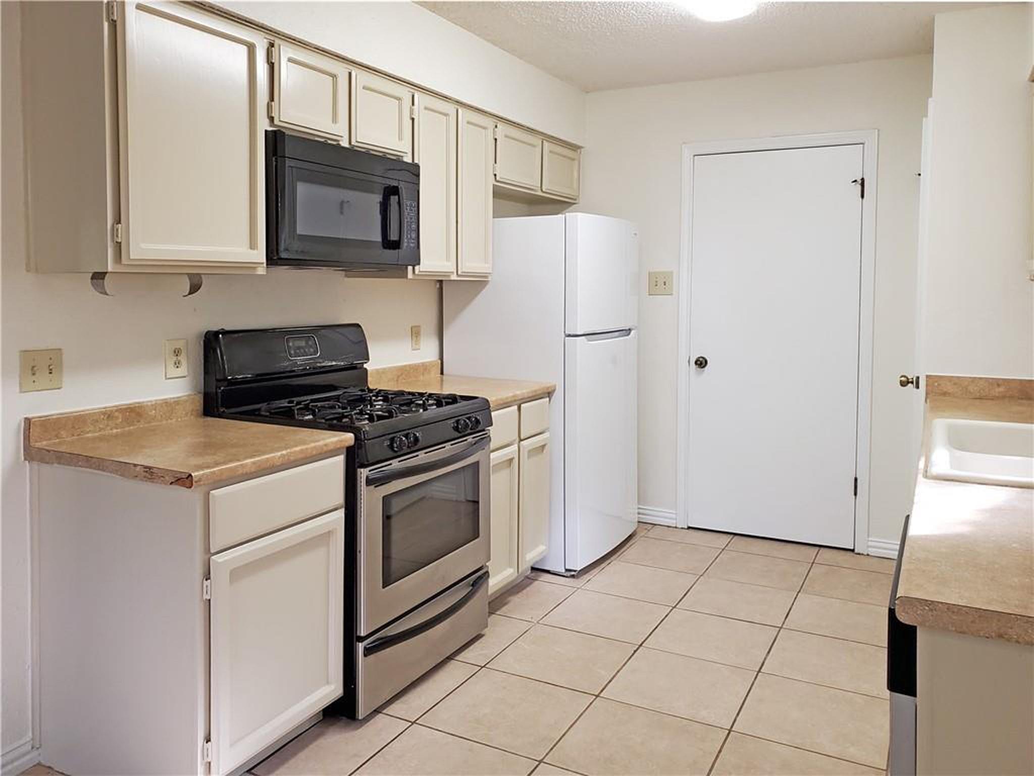 1919 Klattenhoff Dr, Austin, TX 78728