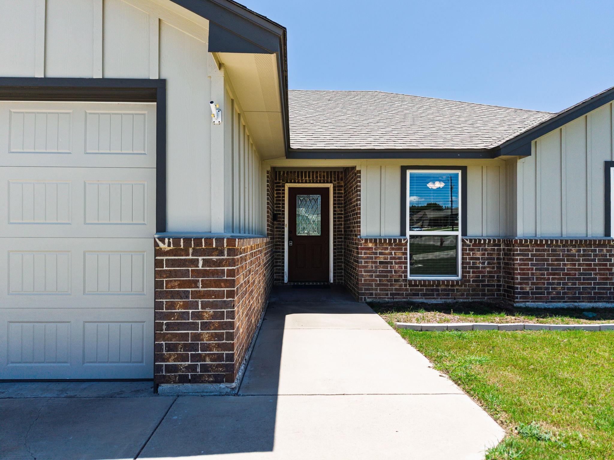 1124 Limestone Dr, Lampasas, TX 76550