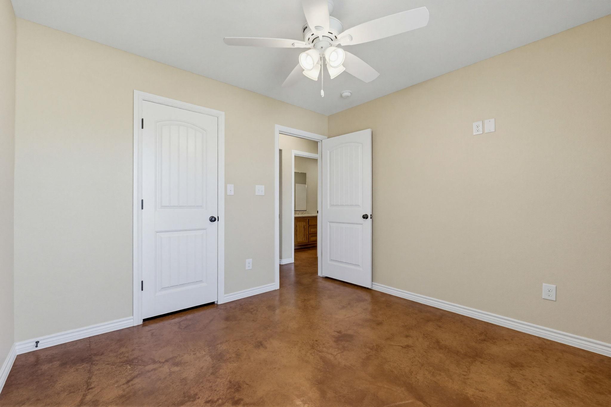 1124 Limestone Dr, Lampasas, TX 76550