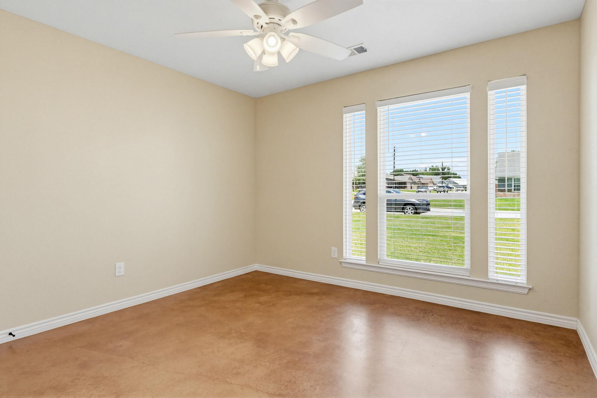 1124 Limestone Dr, Lampasas, TX 76550