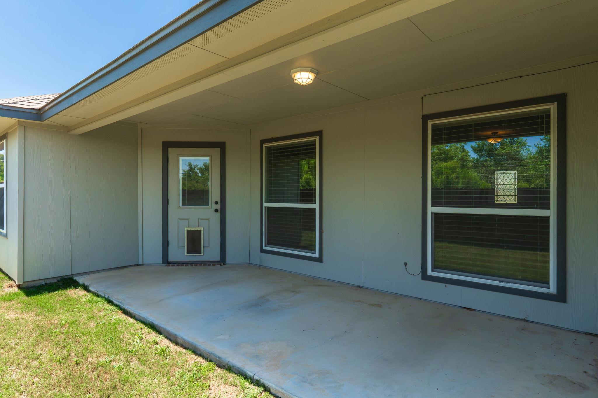 1124 Limestone Dr, Lampasas, TX 76550