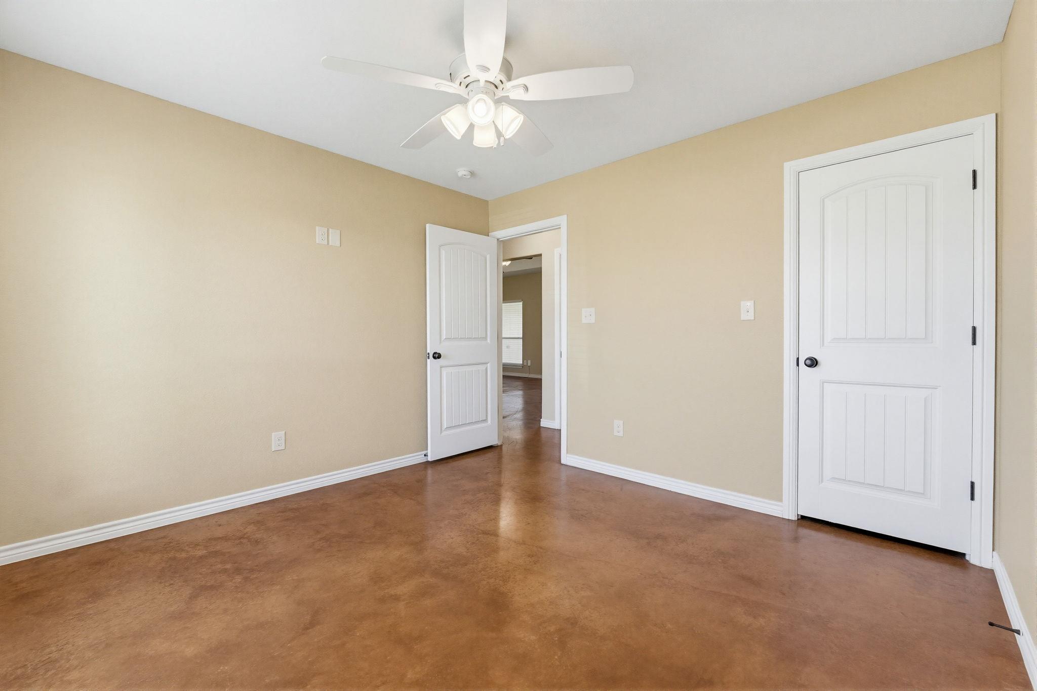 1124 Limestone Dr, Lampasas, TX 76550