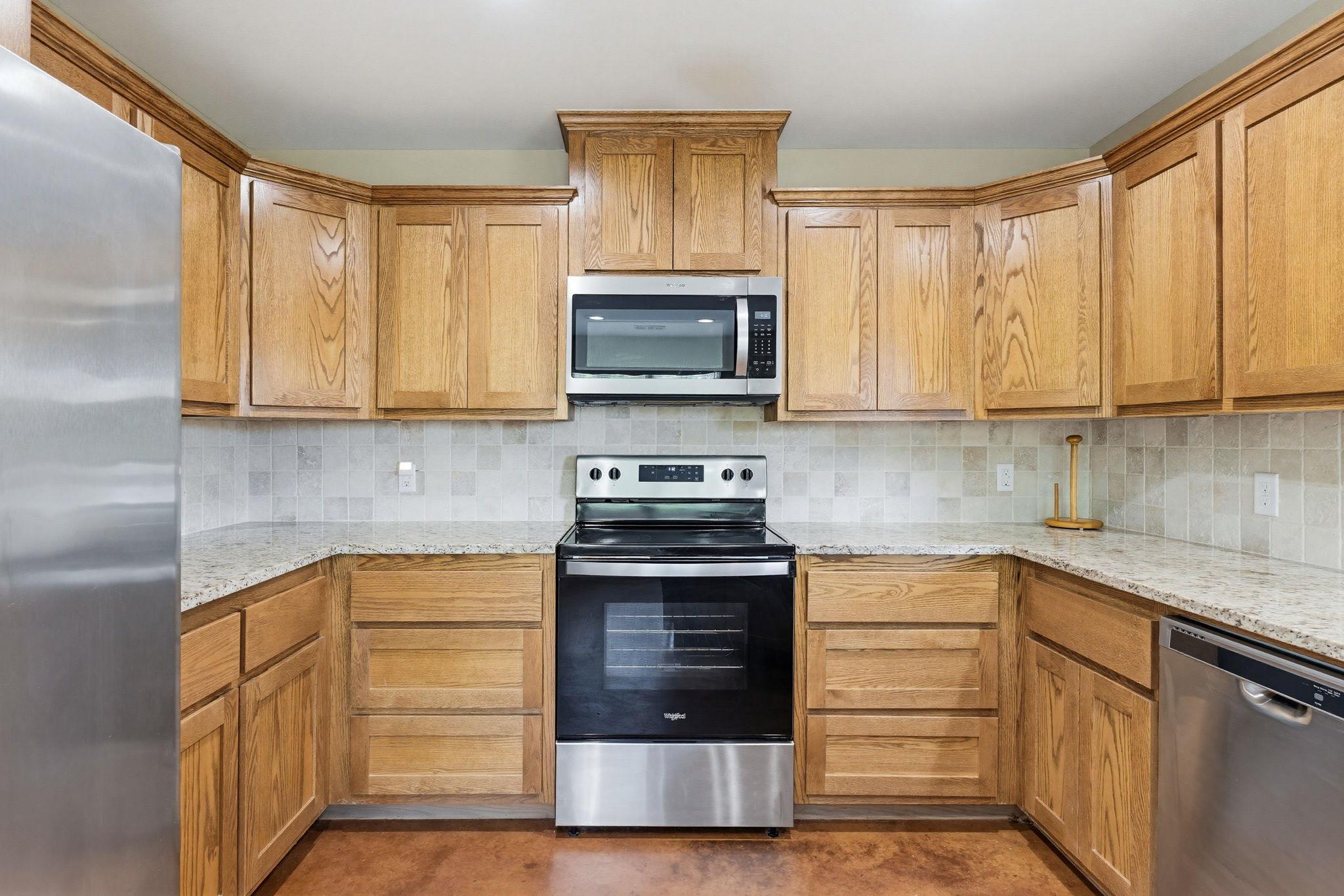 1124 Limestone Dr, Lampasas, TX 76550