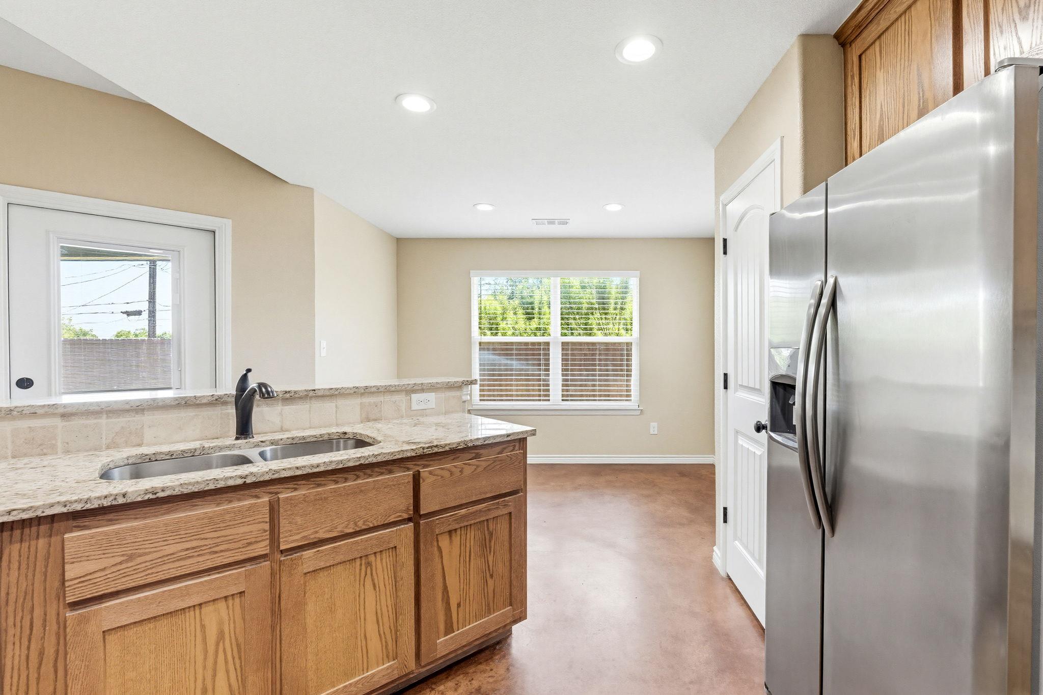 1124 Limestone Dr, Lampasas, TX 76550