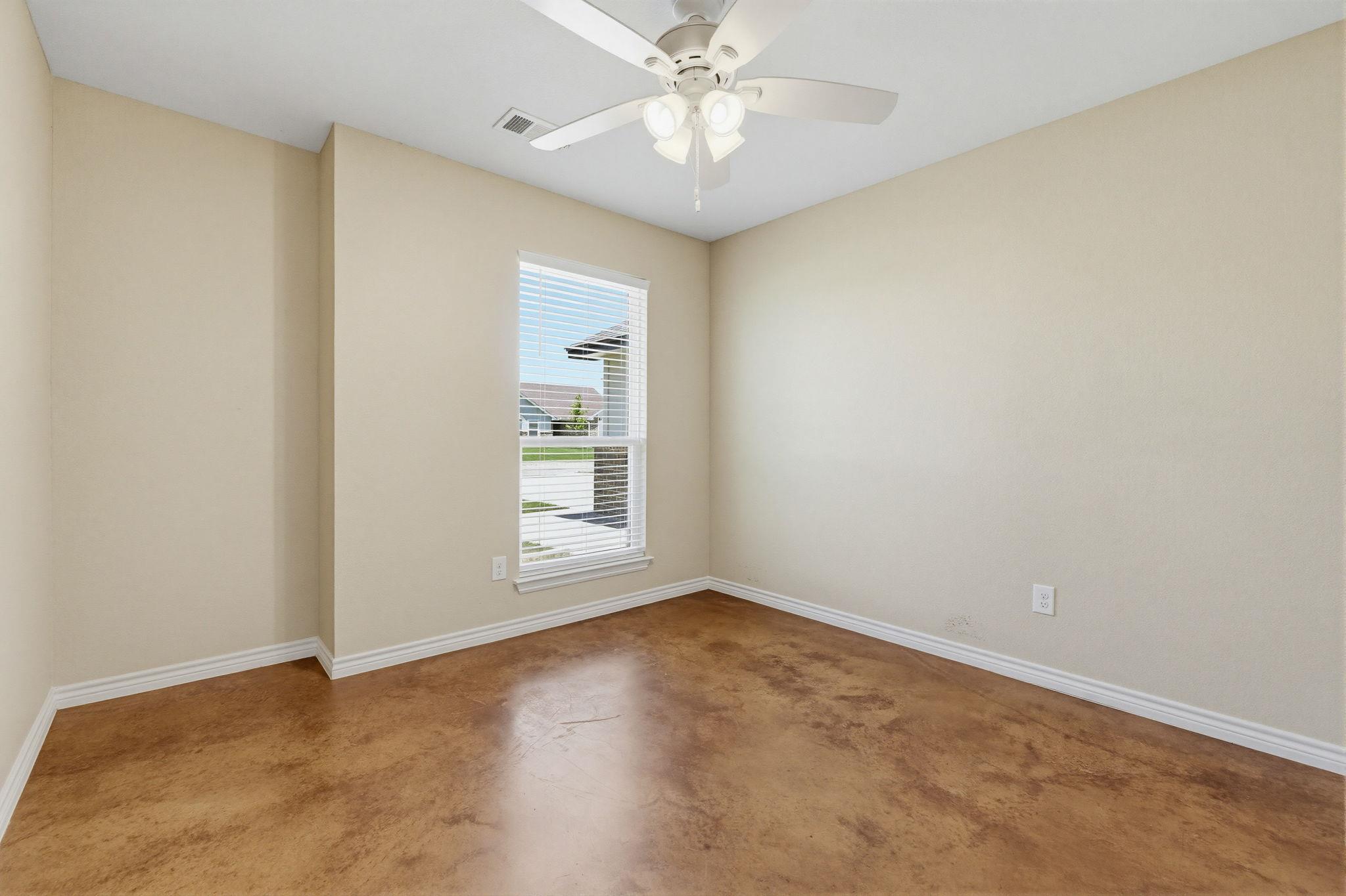 1124 Limestone Dr, Lampasas, TX 76550