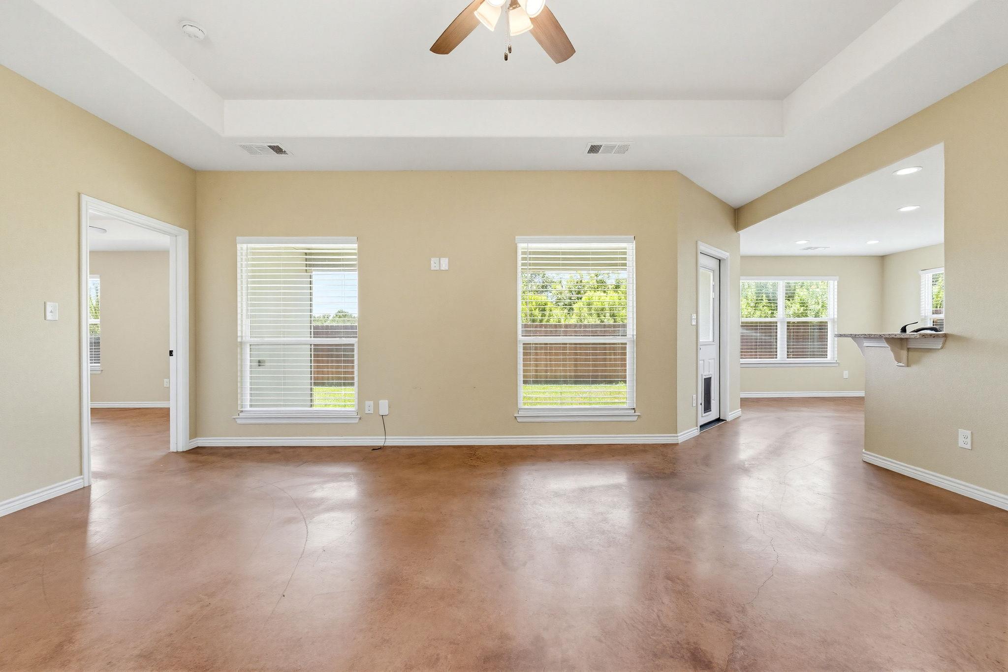 1124 Limestone Dr, Lampasas, TX 76550