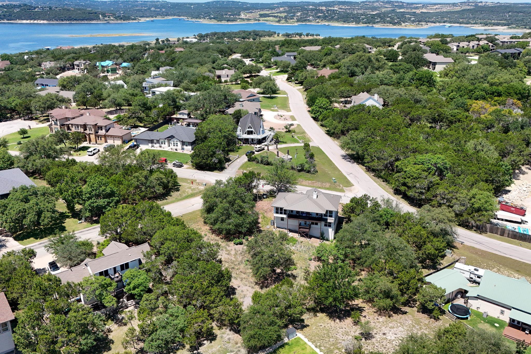 501 Lakeland Cir, Lago Vista, TX 78645