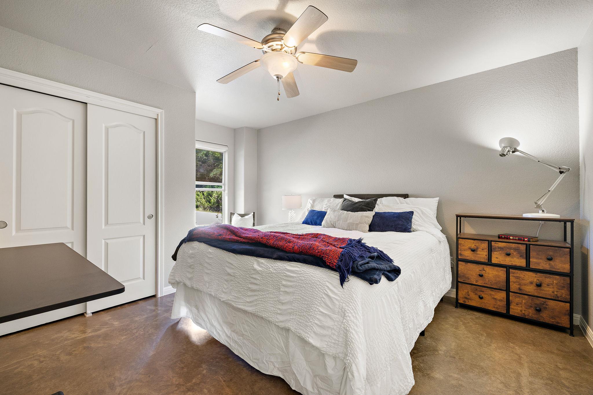 501 Lakeland Cir, Lago Vista, TX 78645