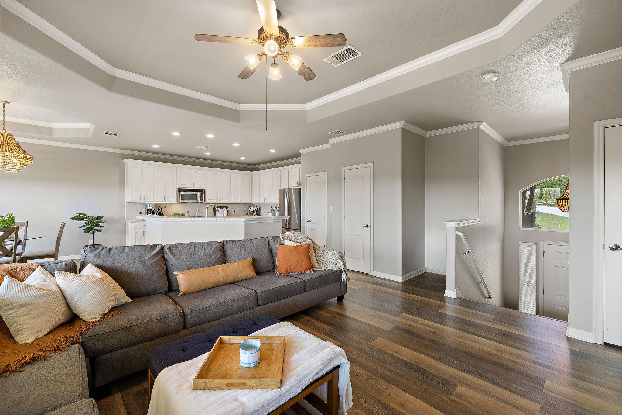 501 Lakeland Cir, Lago Vista, TX 78645