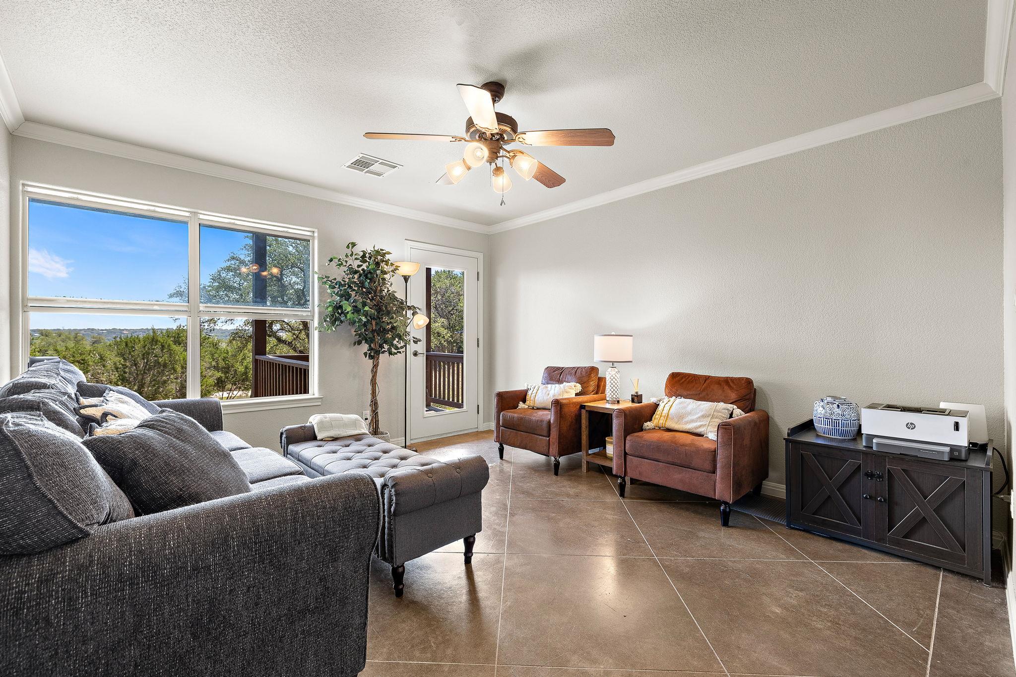 501 Lakeland Cir, Lago Vista, TX 78645