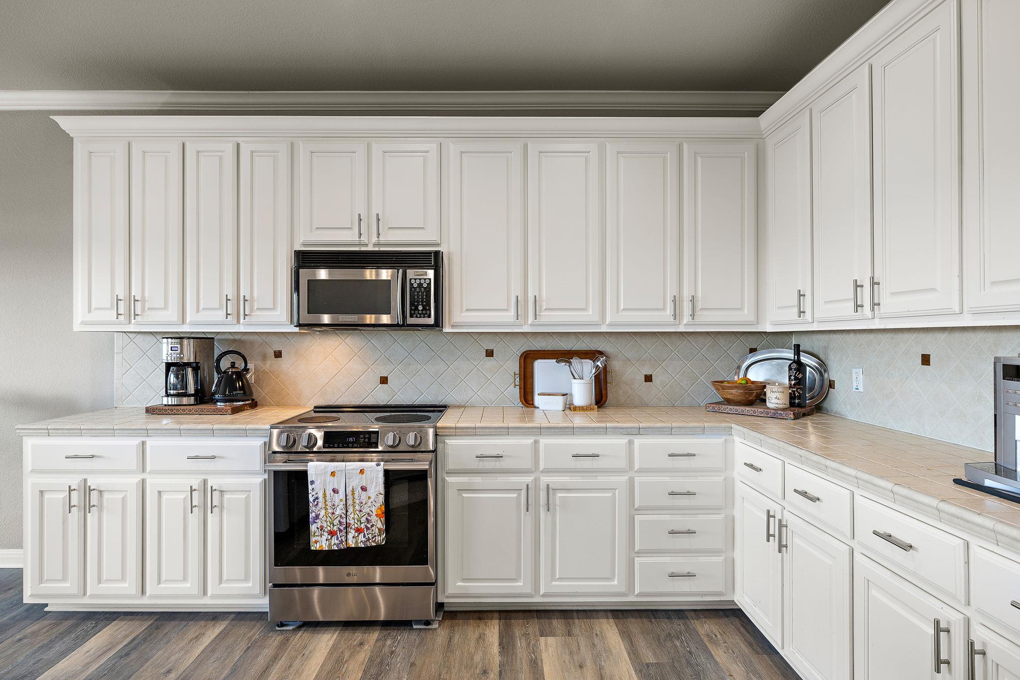 501 Lakeland Cir, Lago Vista, TX 78645