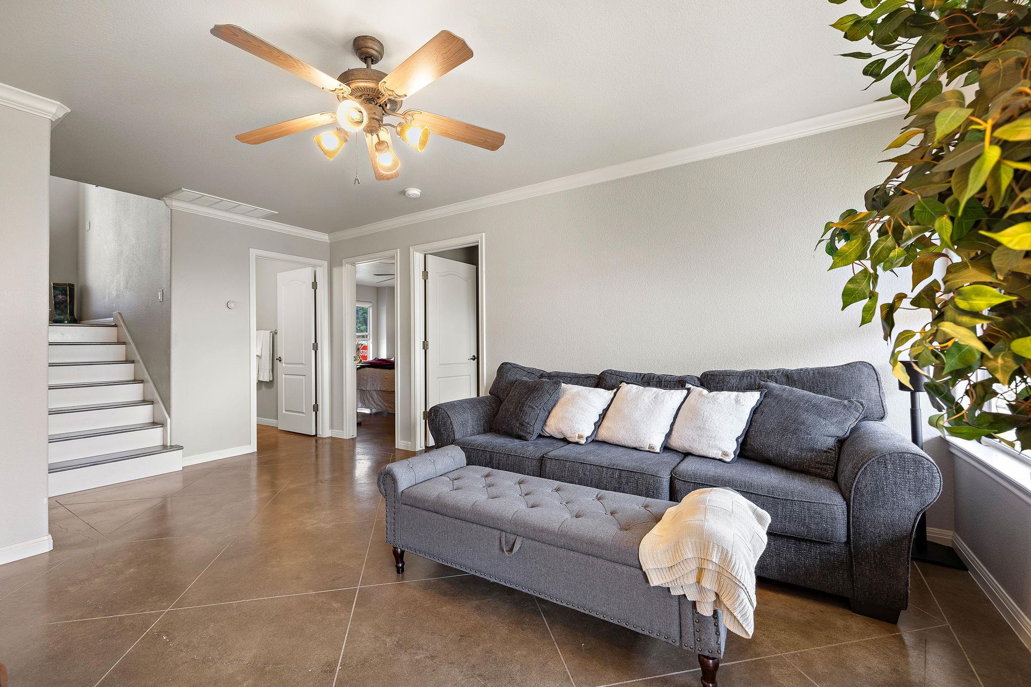 501 Lakeland Cir, Lago Vista, TX 78645