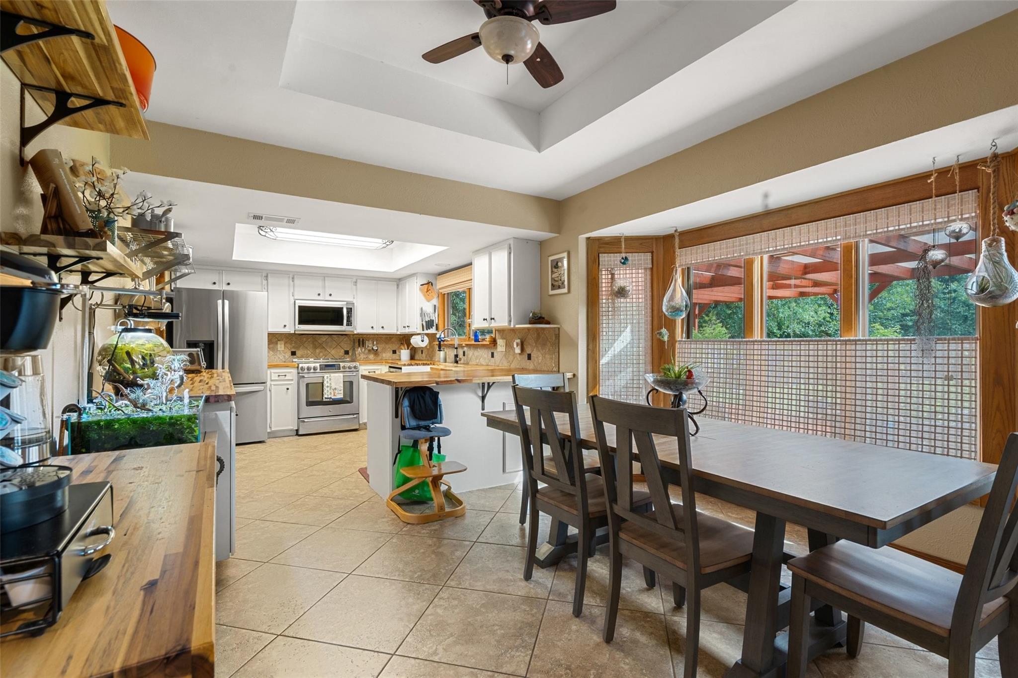 9905 Murmuring Creek Dr, Austin, TX 78736