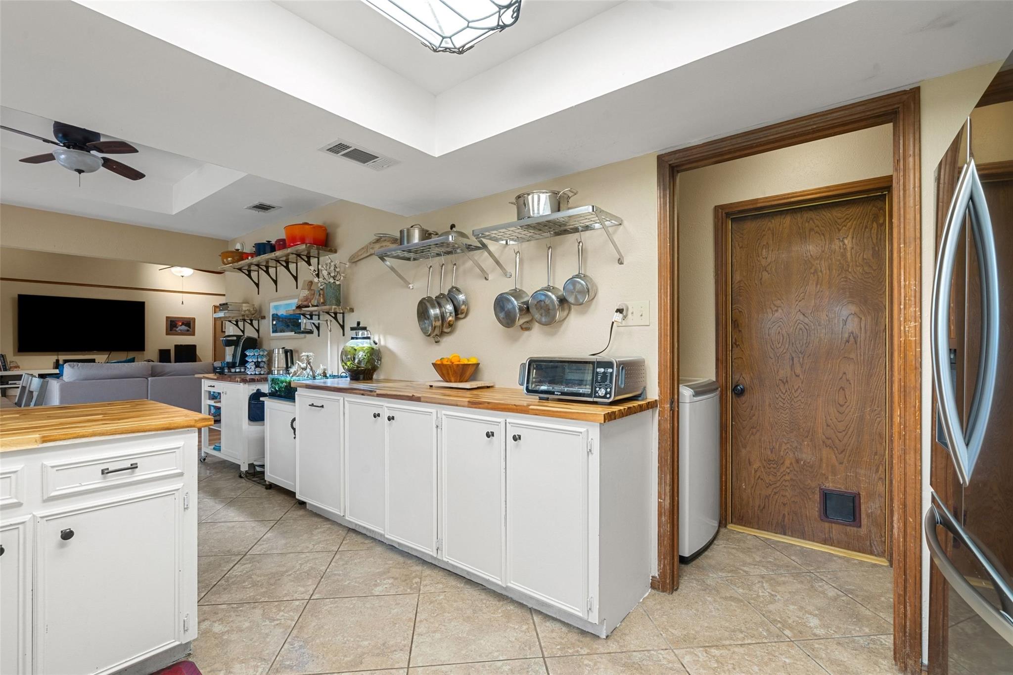 9905 Murmuring Creek Dr, Austin, TX 78736