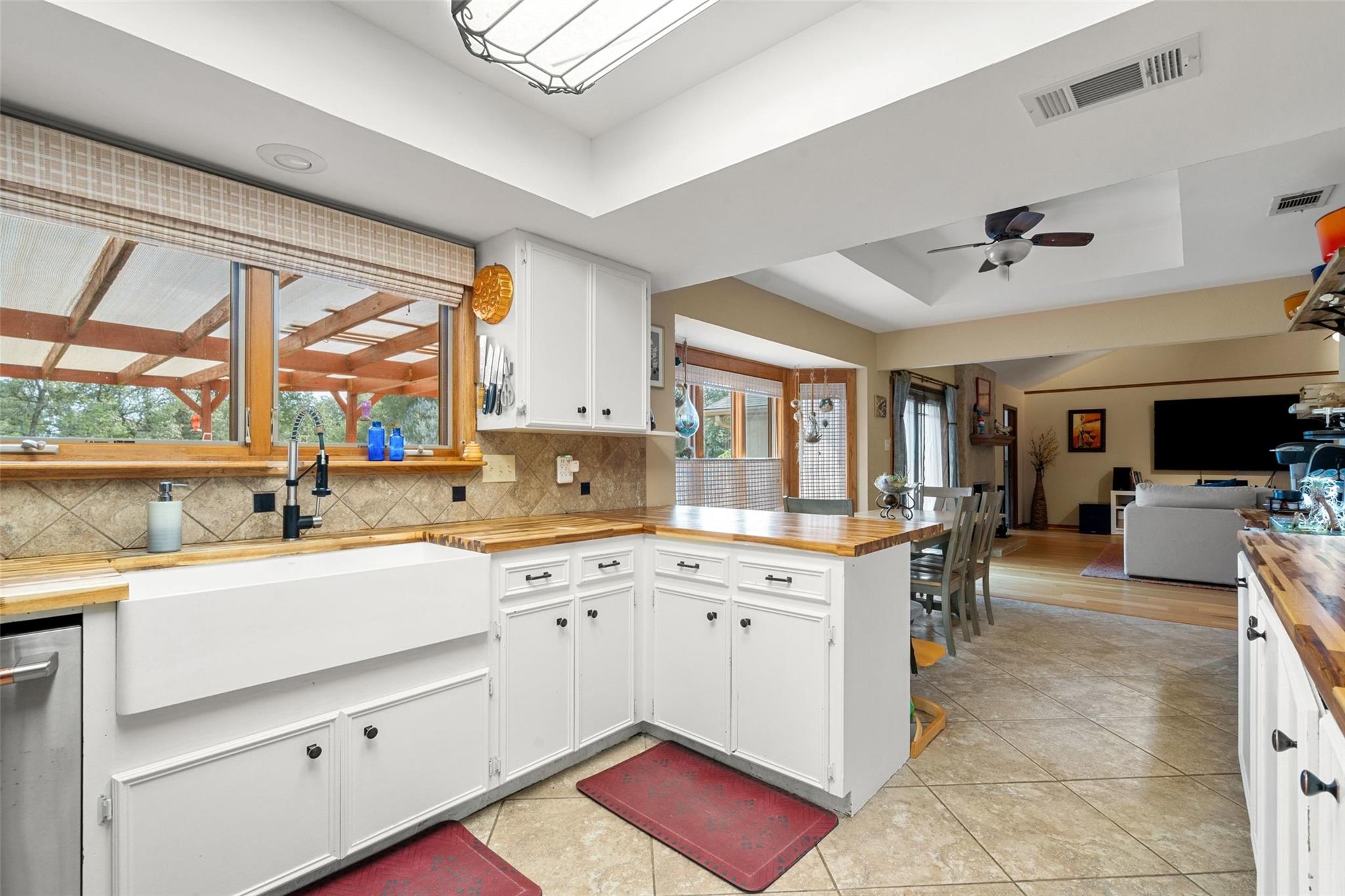 9905 Murmuring Creek Dr, Austin, TX 78736