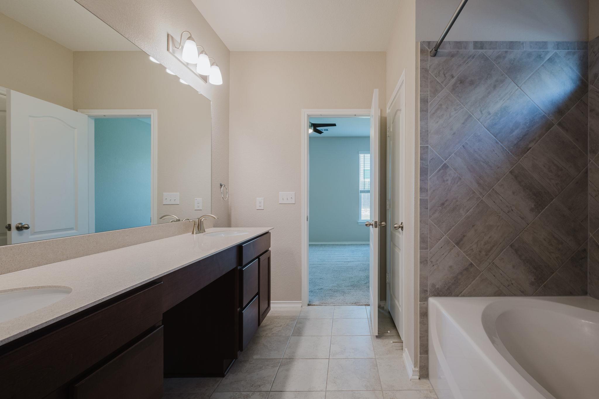 7924 Crystalbrook W, Austin, TX 78724
