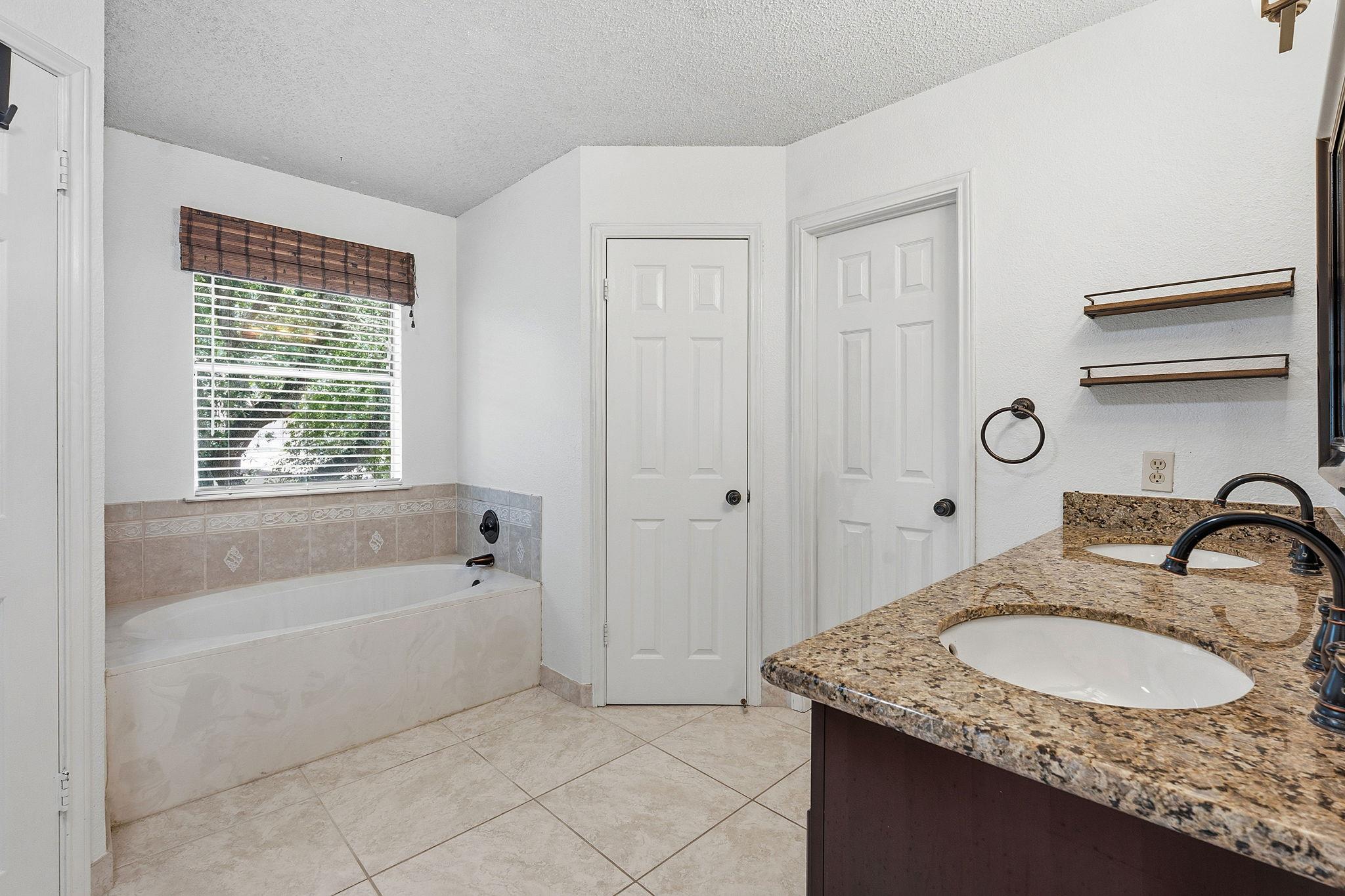 13111 Tilder Dr, Austin, TX 78729