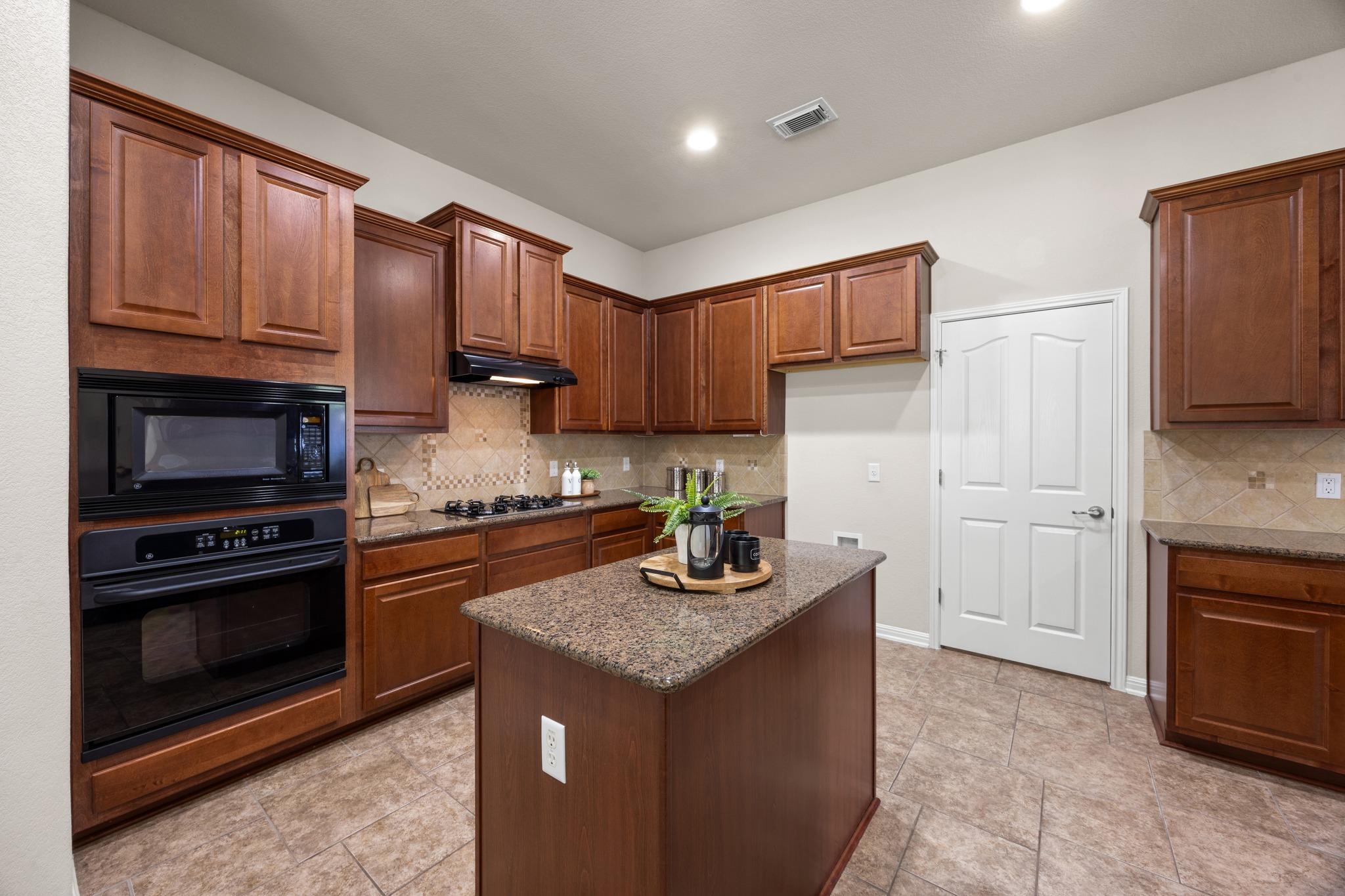 3509 Twin Branch Dr, Andice, TX 78613