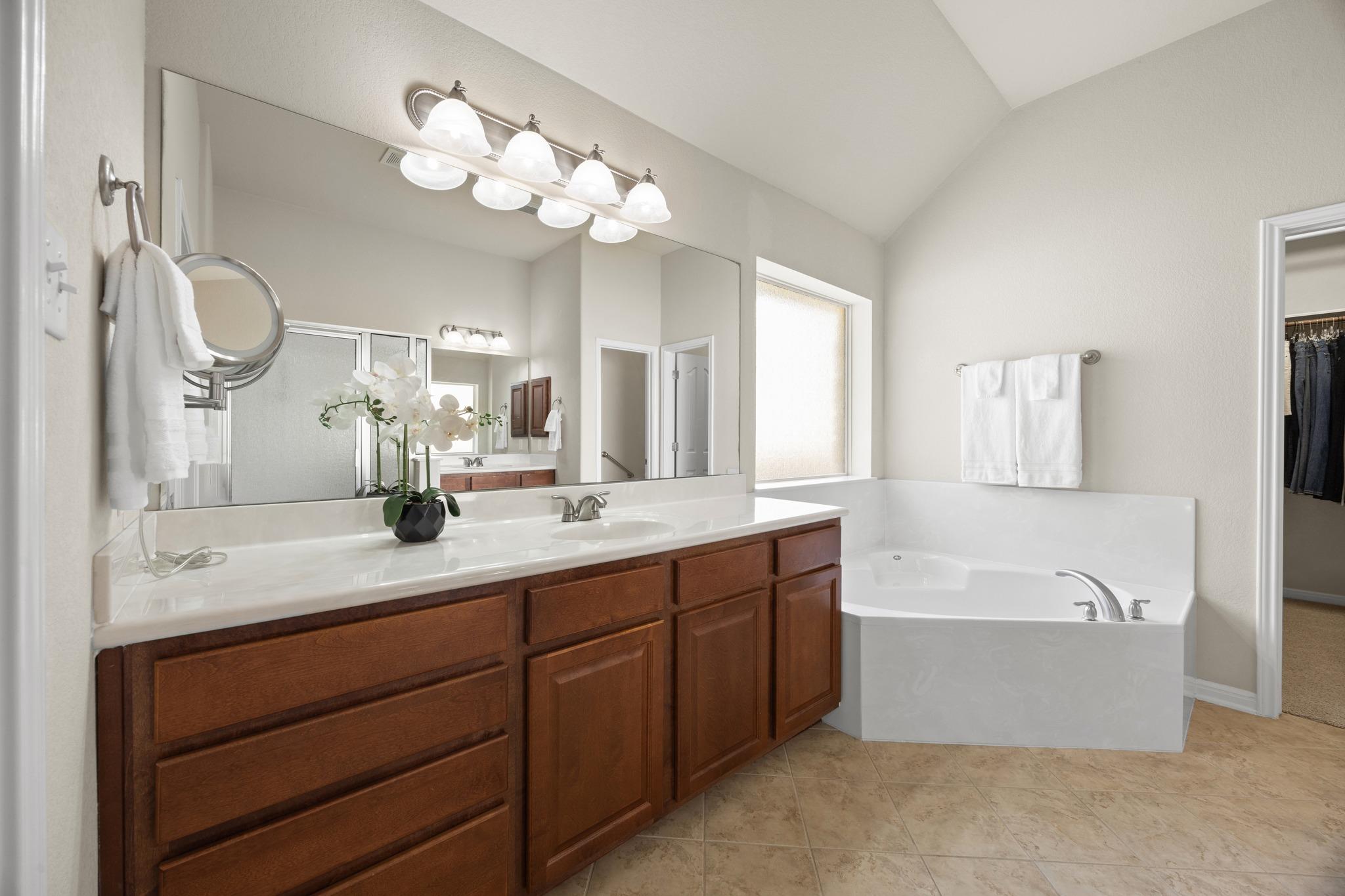 3509 Twin Branch Dr, Andice, TX 78613
