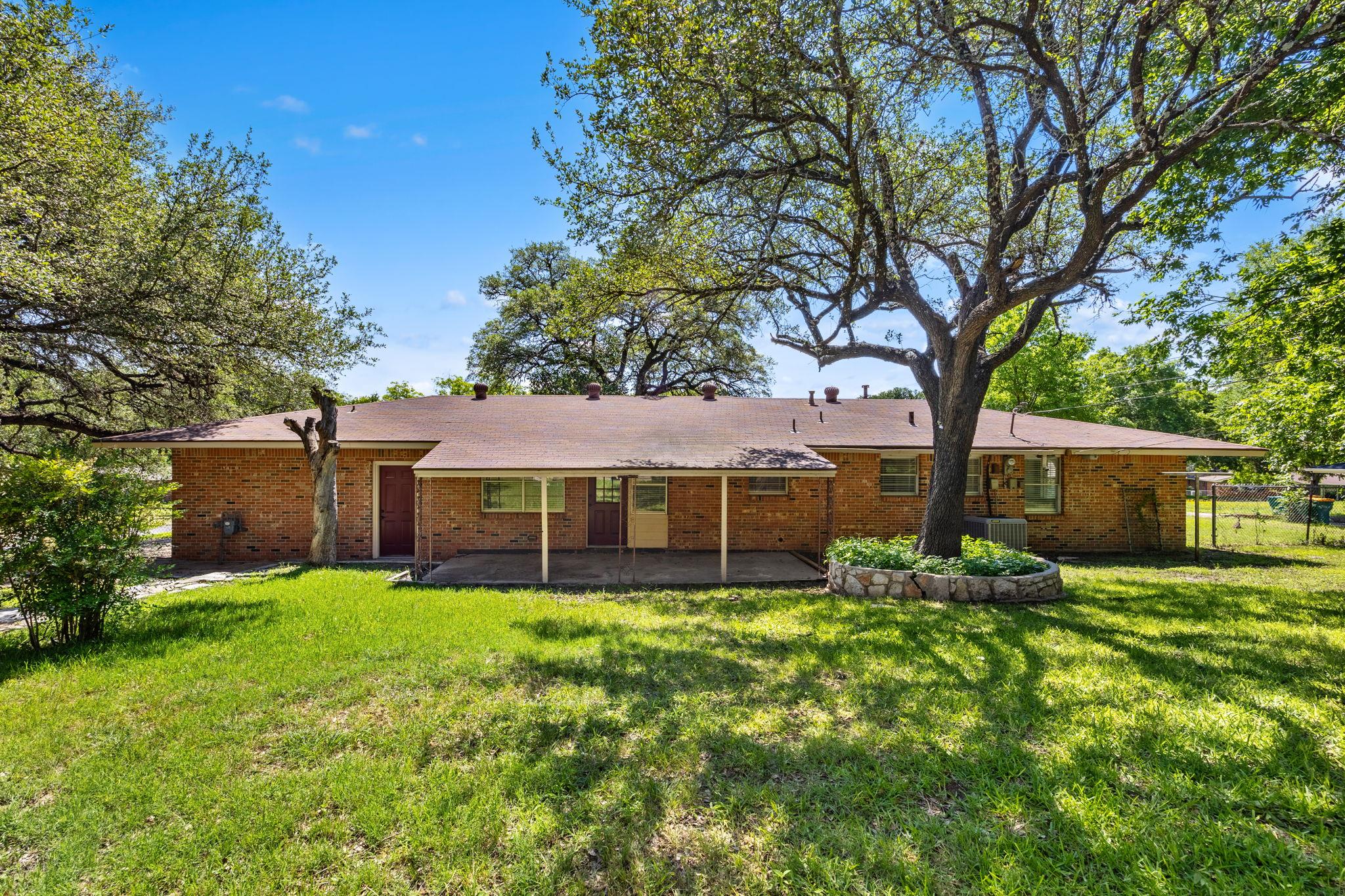 1318 Live Oak Dr, Belton, TX 76513