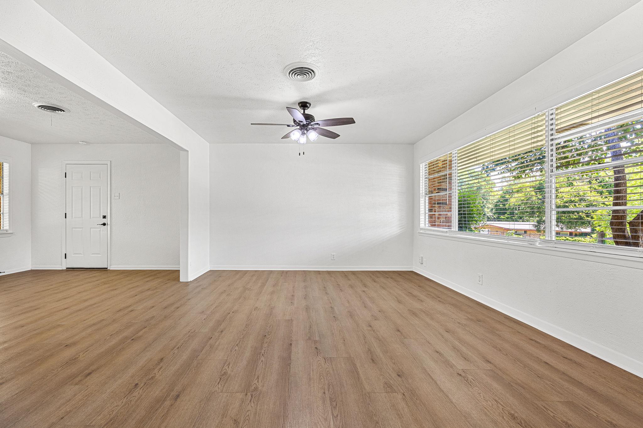 1318 Live Oak Dr, Belton, TX 76513