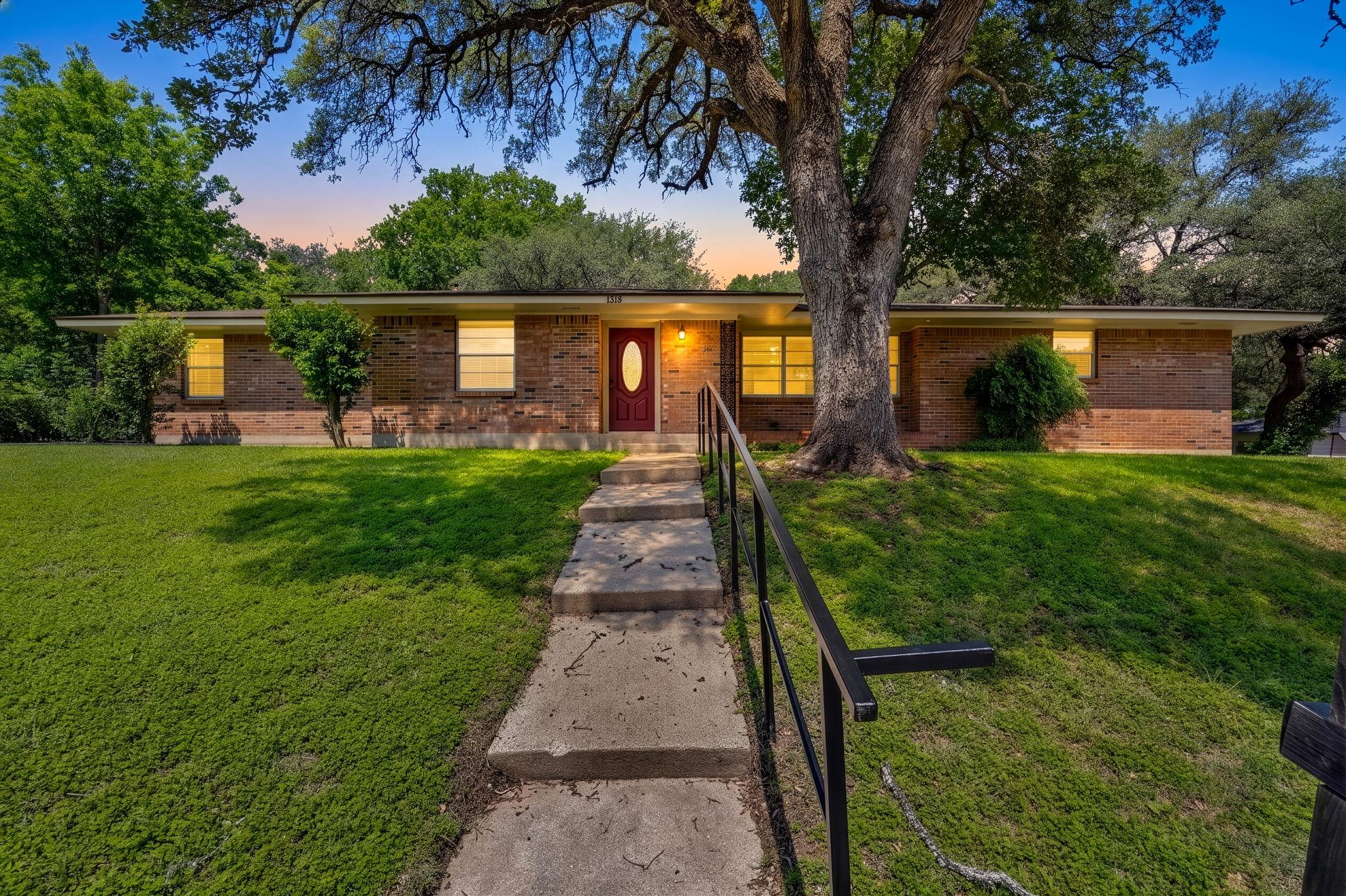 1318 Live Oak Dr, Belton, TX 76513