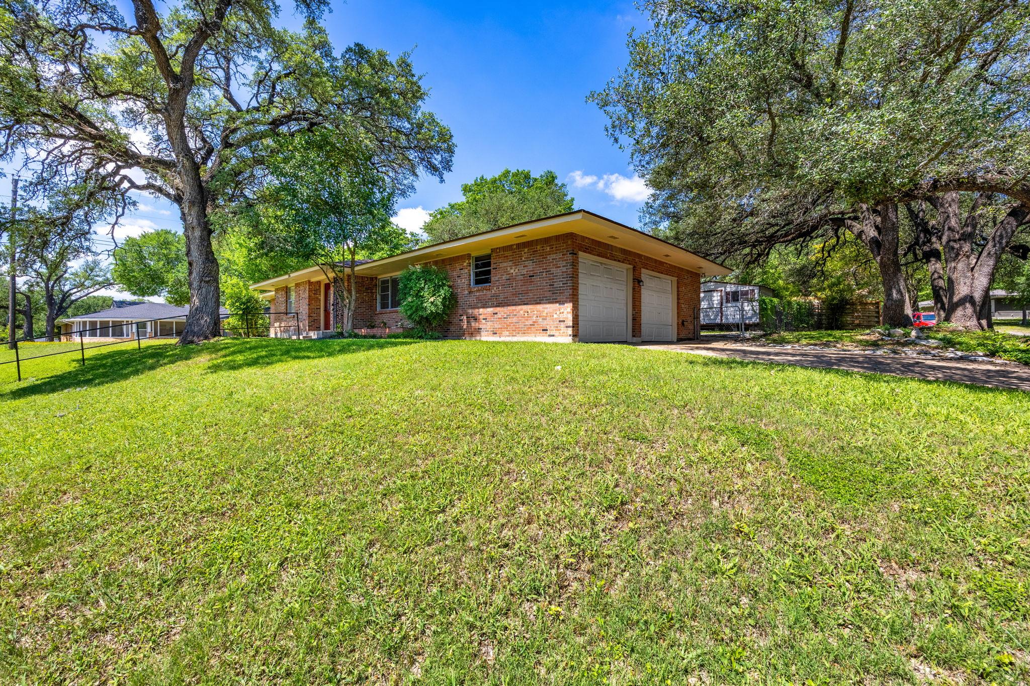 1318 Live Oak Dr, Belton, TX 76513