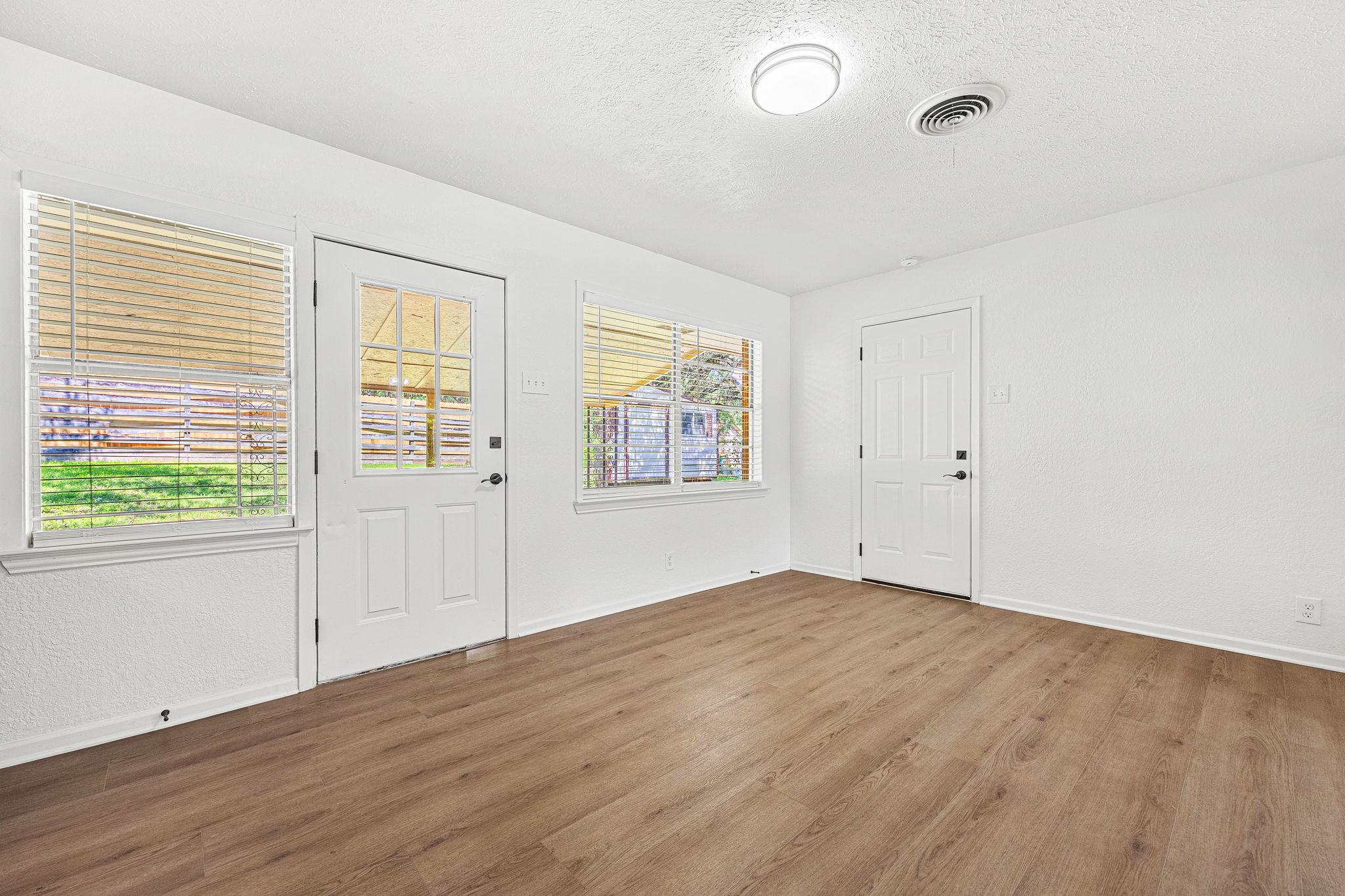 1318 Live Oak Dr, Belton, TX 76513