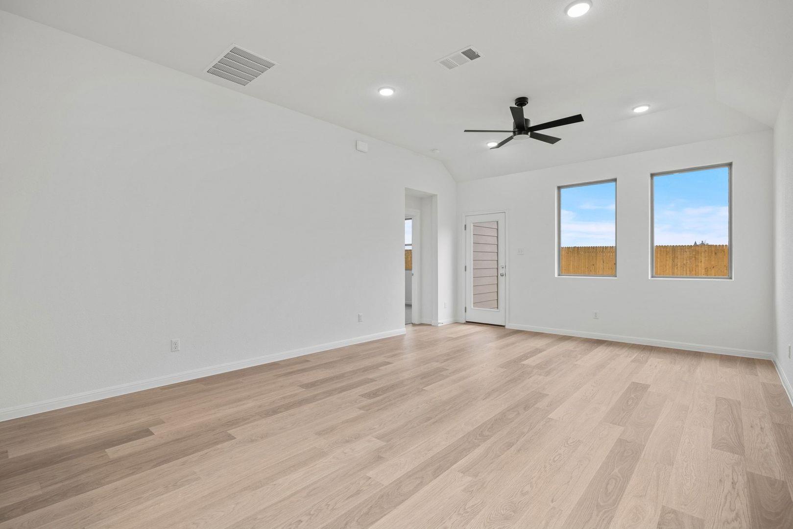 214 Hornet St, Elgin, TX 78621