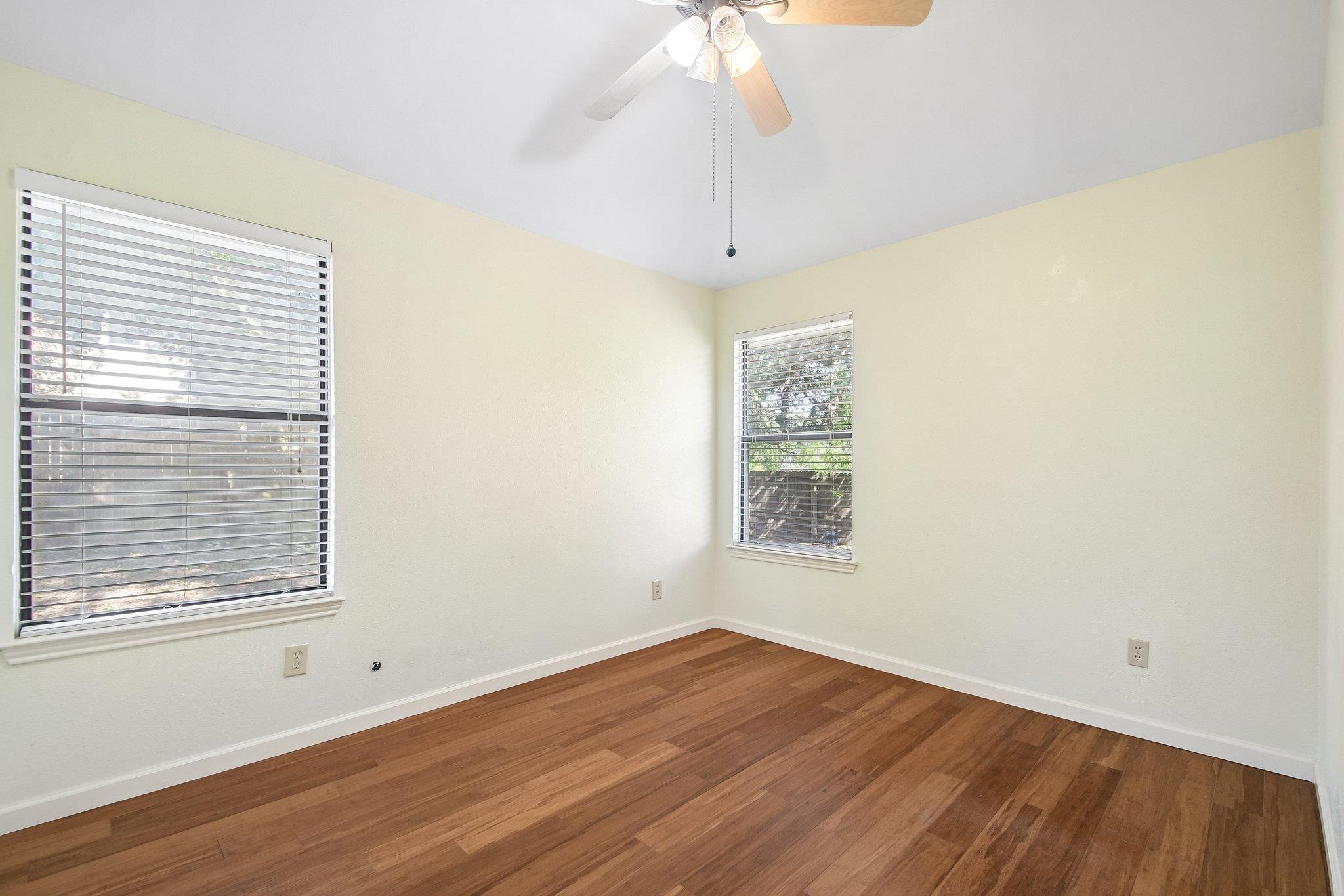 1801 Twisted Oak Dr, Leander, TX 78641