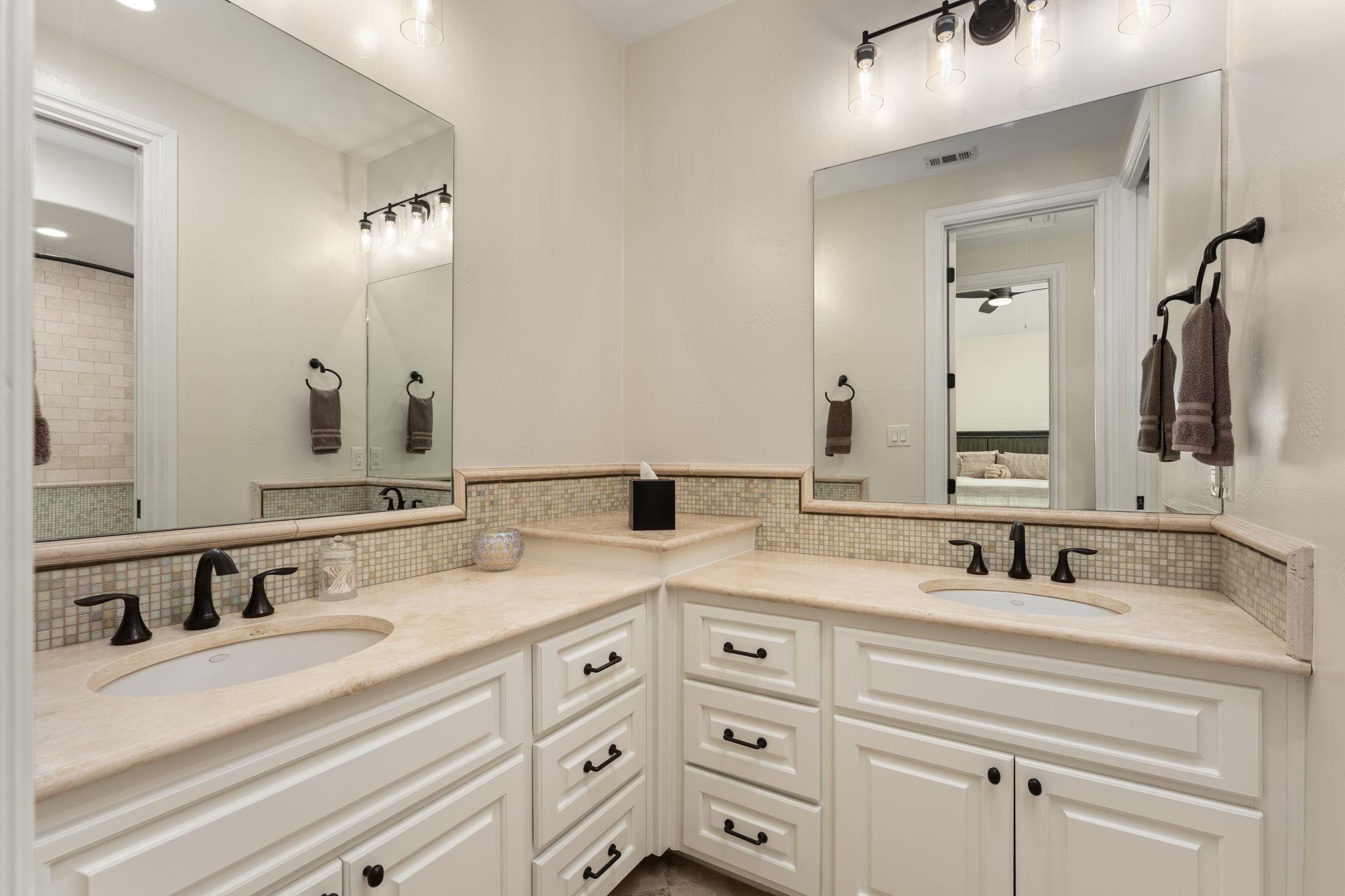 7220 Oak Shores Dr, Austin, TX 78730