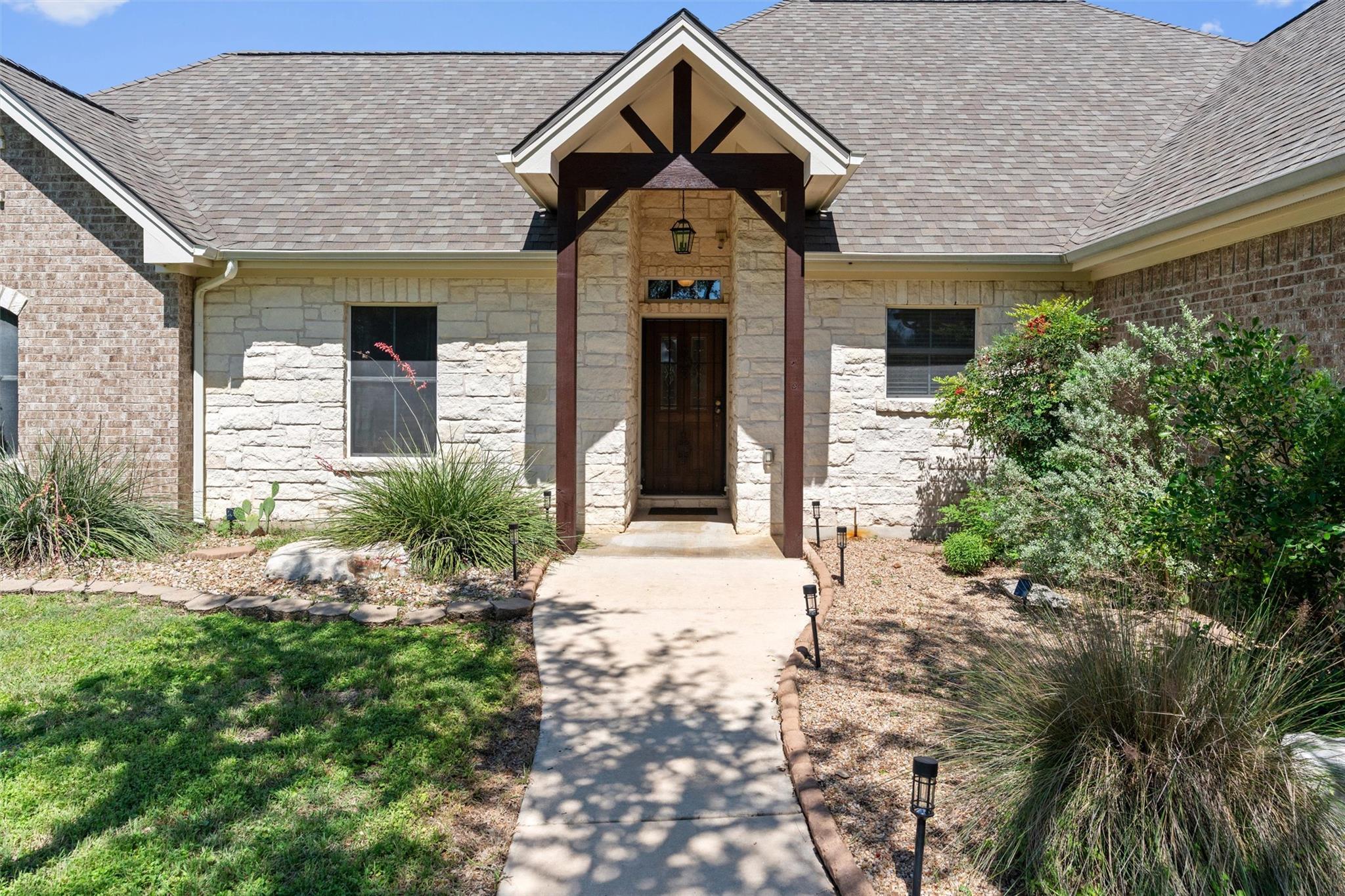 341 Richards Dr, Buda, TX 78610