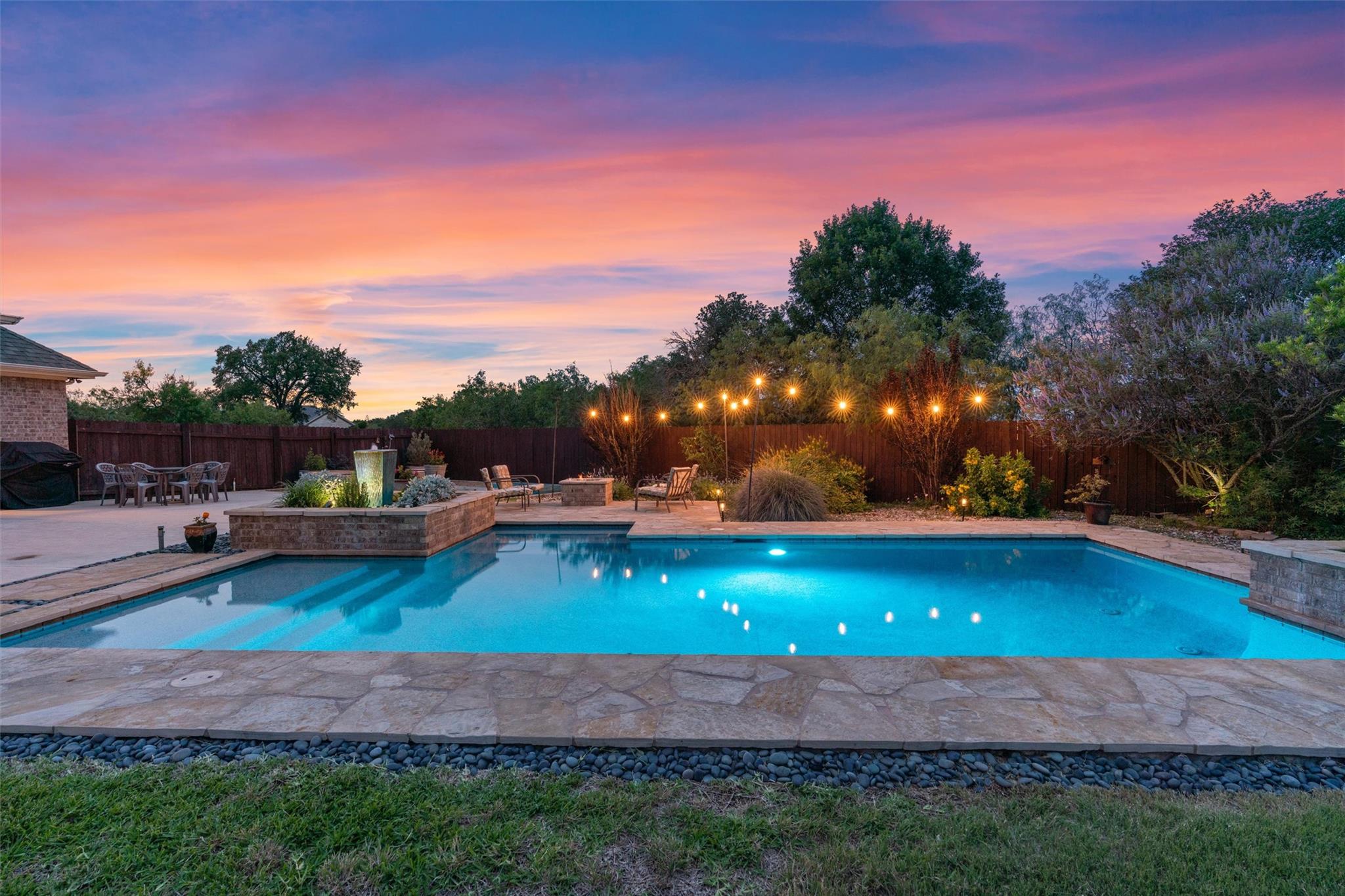 341 Richards Dr, Buda, TX 78610