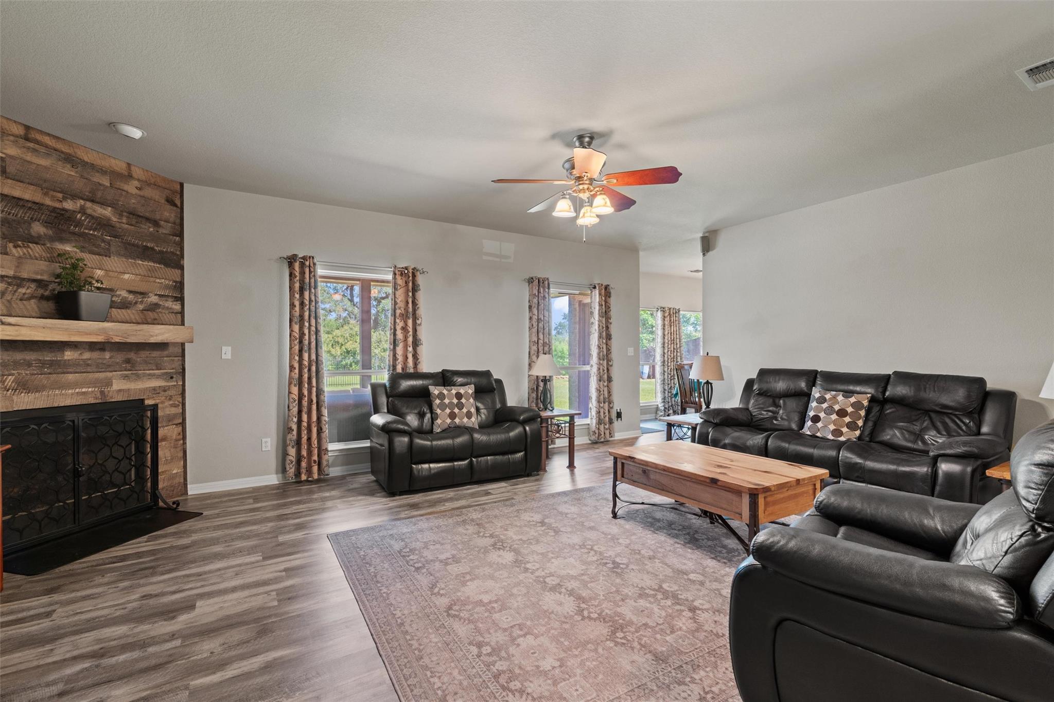 341 Richards Dr, Buda, TX 78610
