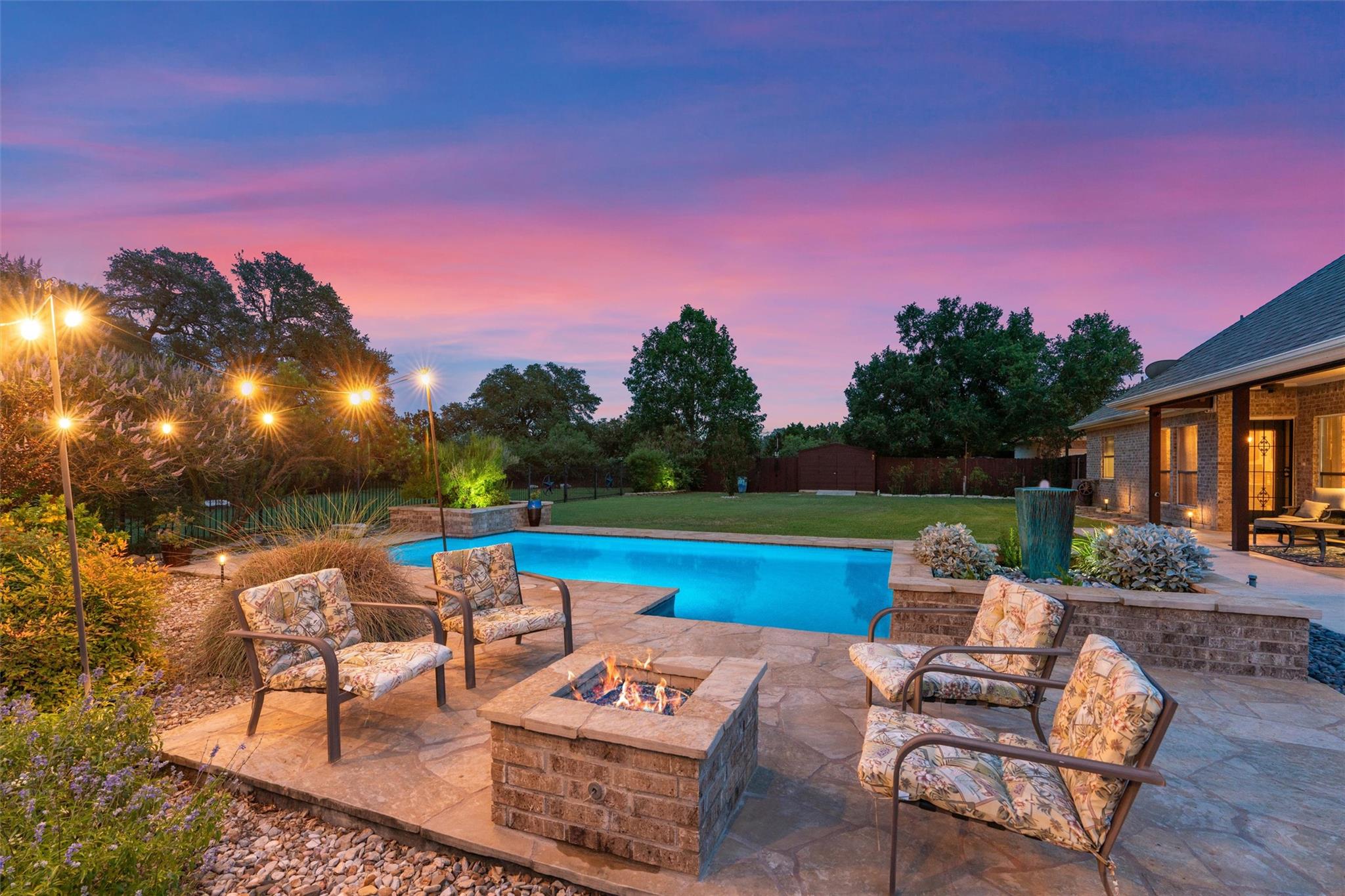 341 Richards Dr, Buda, TX 78610