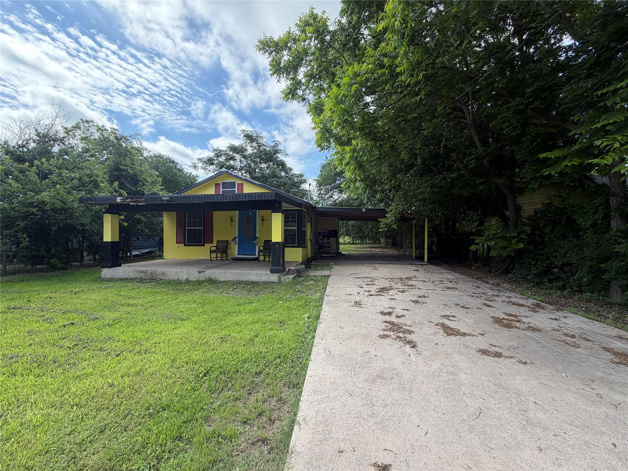 506 Ruddy St, Lockhart, TX 78644