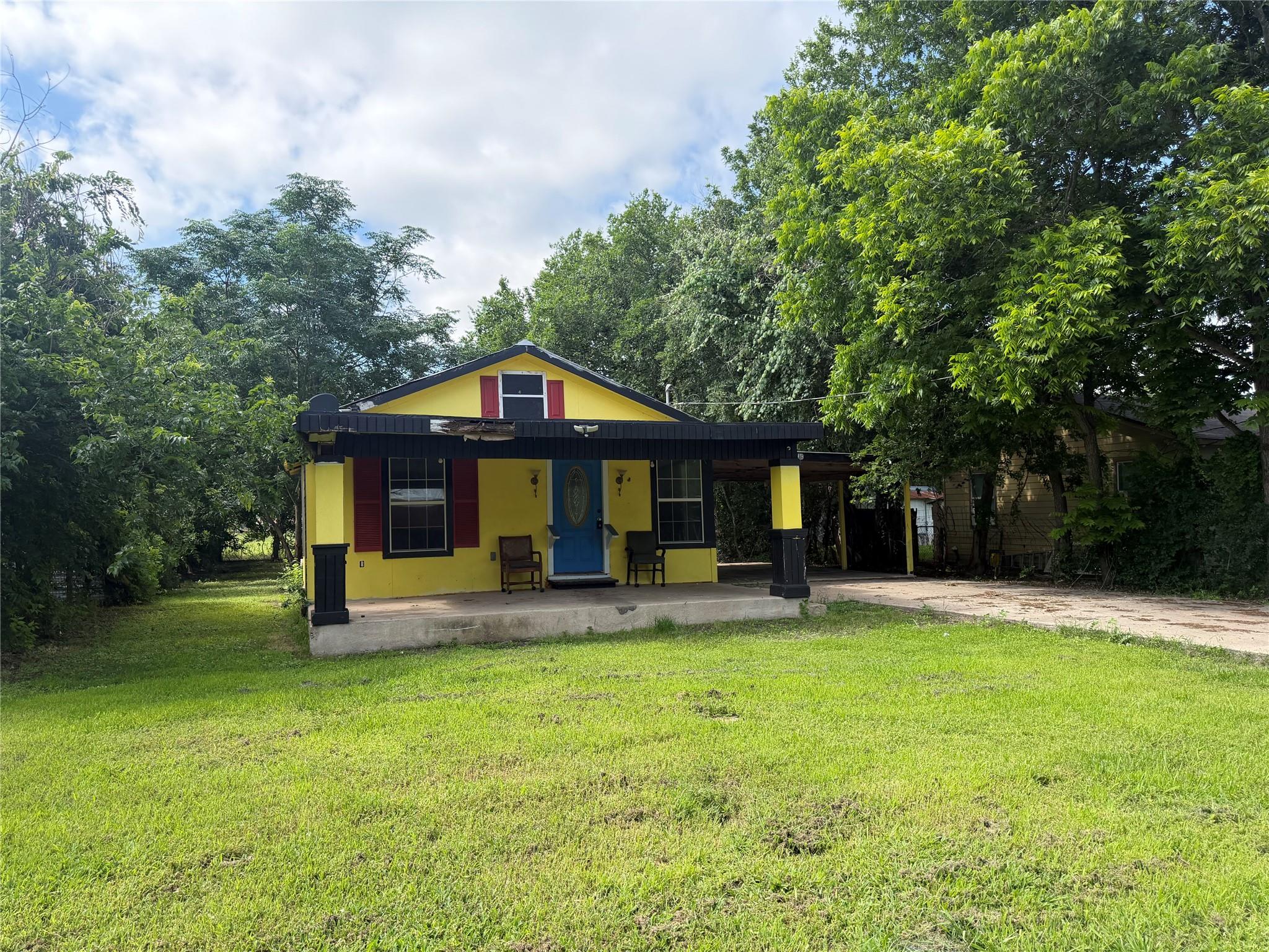 506 Ruddy St, Lockhart, TX 78644