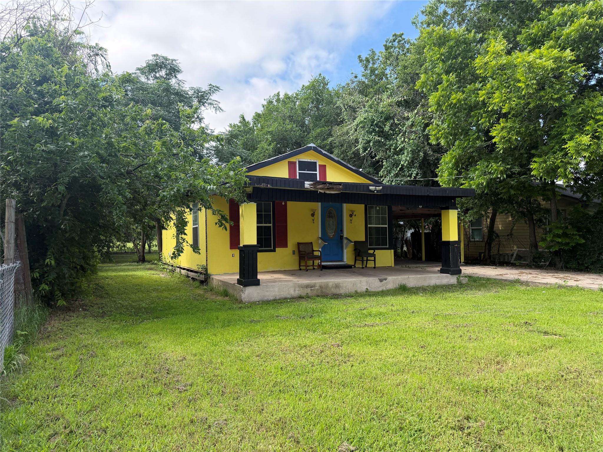 506 Ruddy St, Lockhart, TX 78644