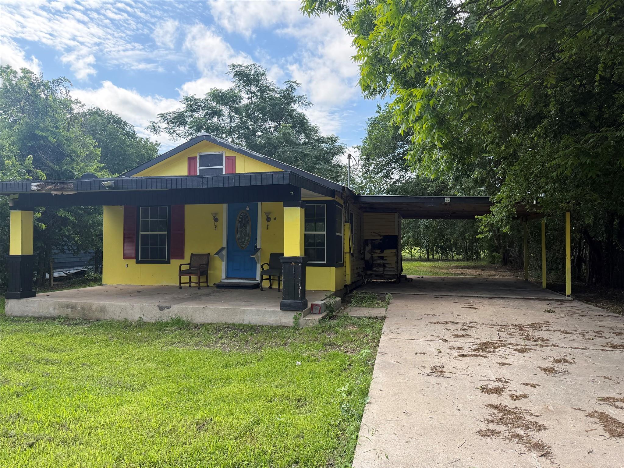 506 Ruddy St, Lockhart, TX 78644