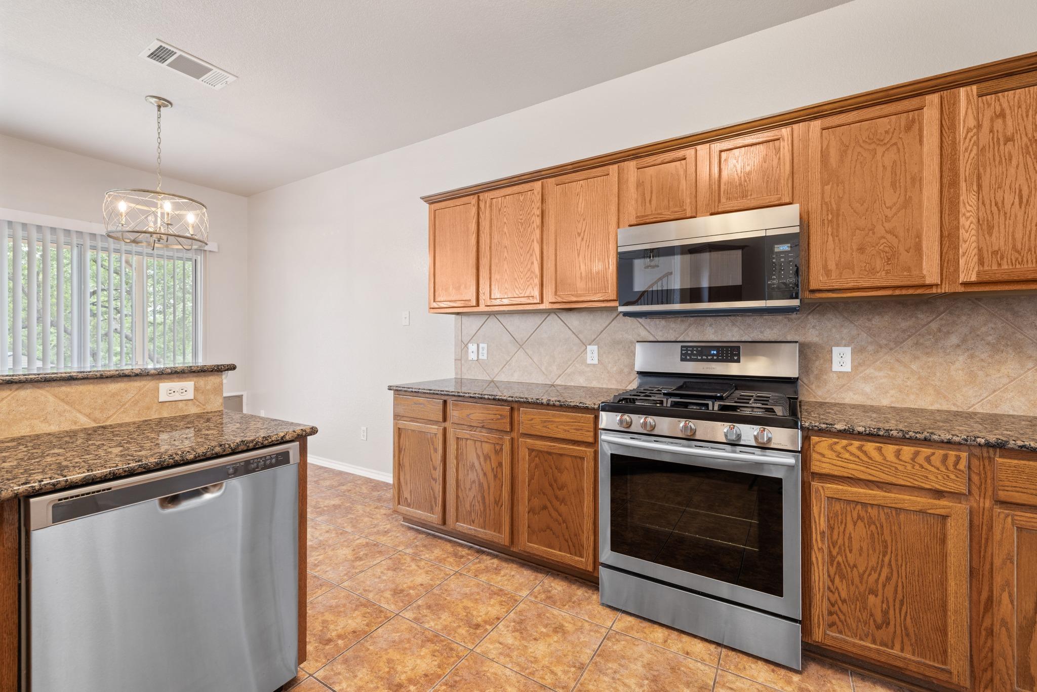403 Red Hawk Dr, Leander, TX 78641