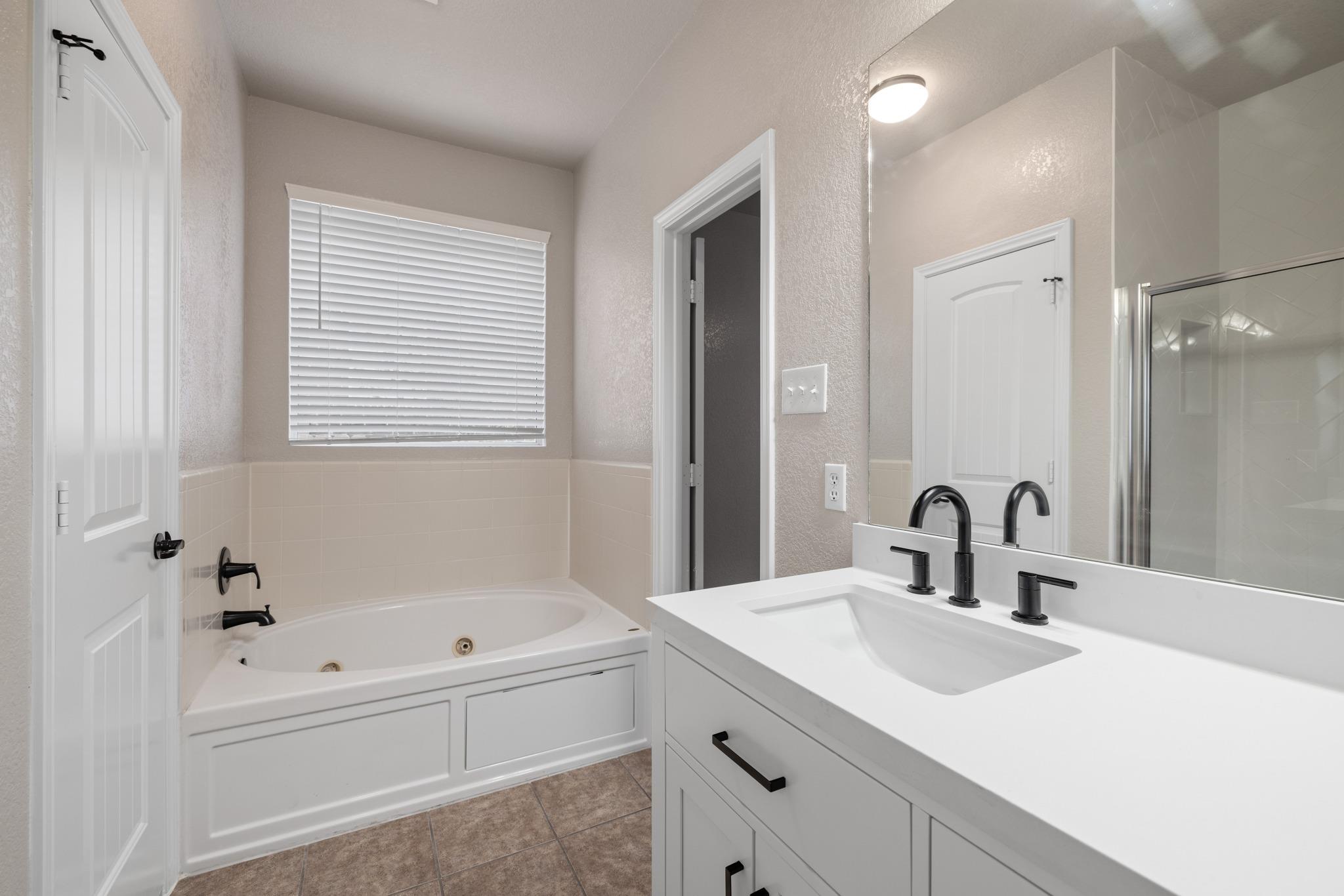 403 Red Hawk Dr, Leander, TX 78641
