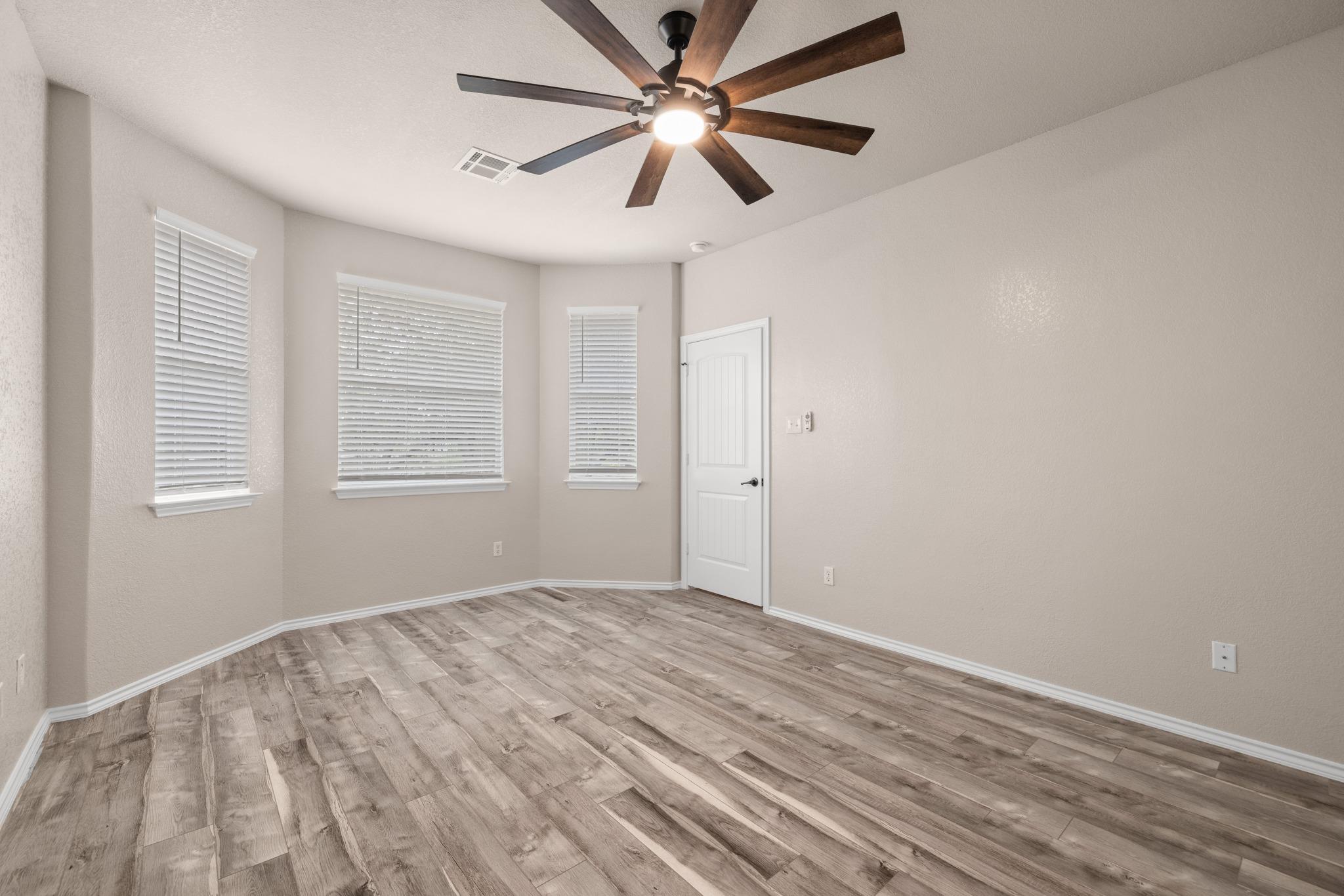 403 Red Hawk Dr, Leander, TX 78641