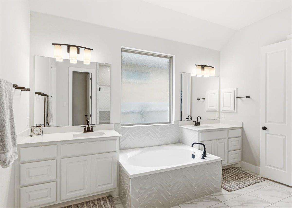 117 Peacevine Ln, Liberty Hill, TX 78642