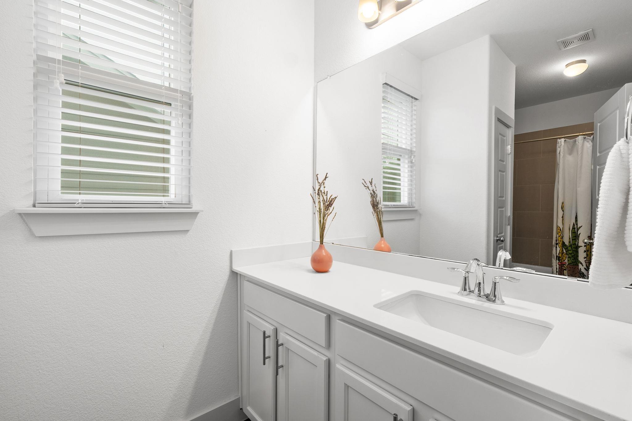 2307 Hermia St # 24, Austin, TX 78741