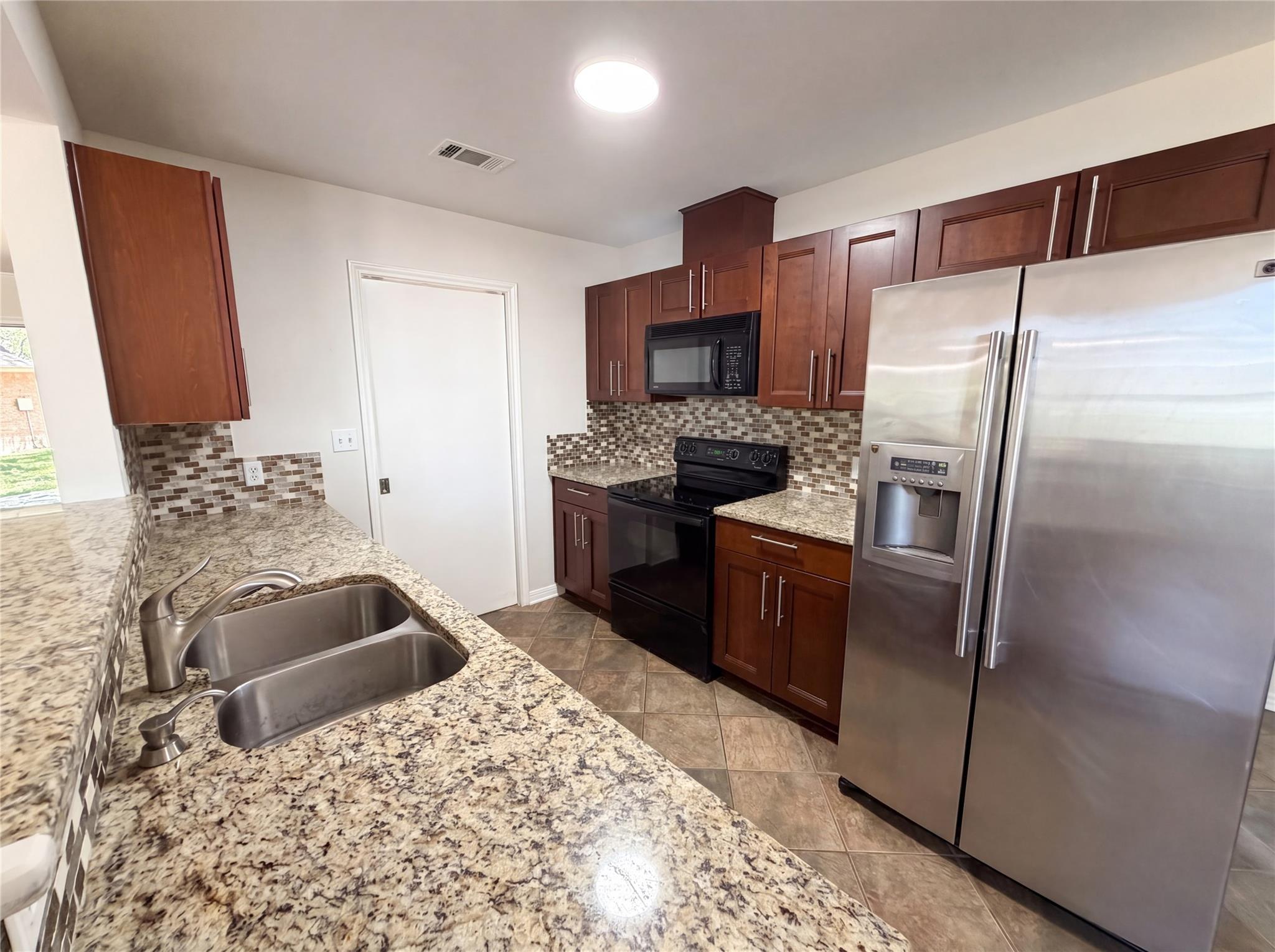 1111 N Riviera Cir, Cedar Park, TX 78613